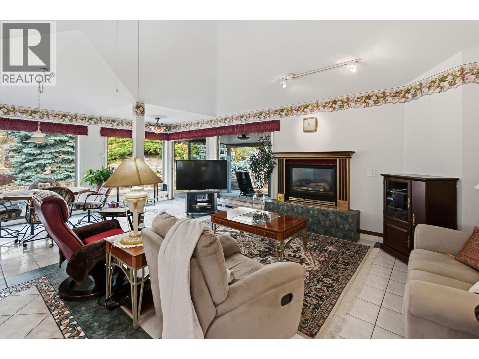 4074 Gellatly Road Unit# 156
