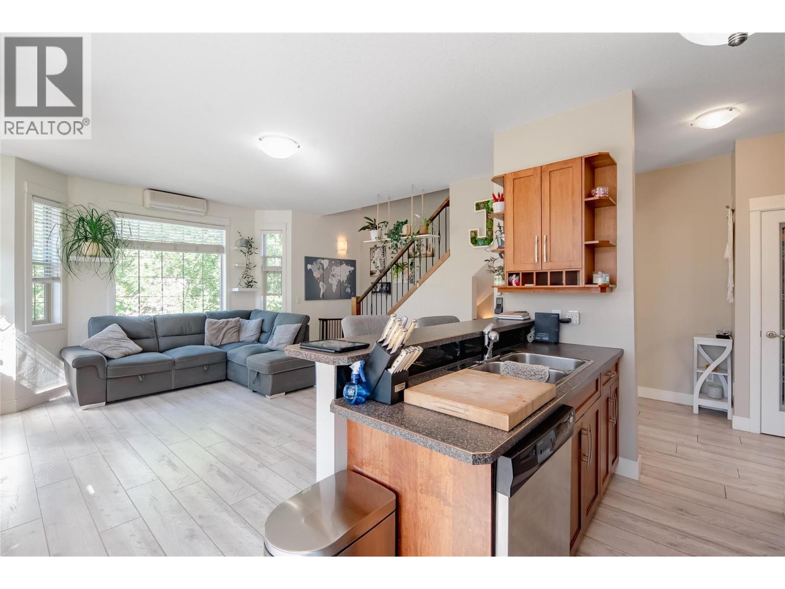 952 Lawson Avenue Unit# 101