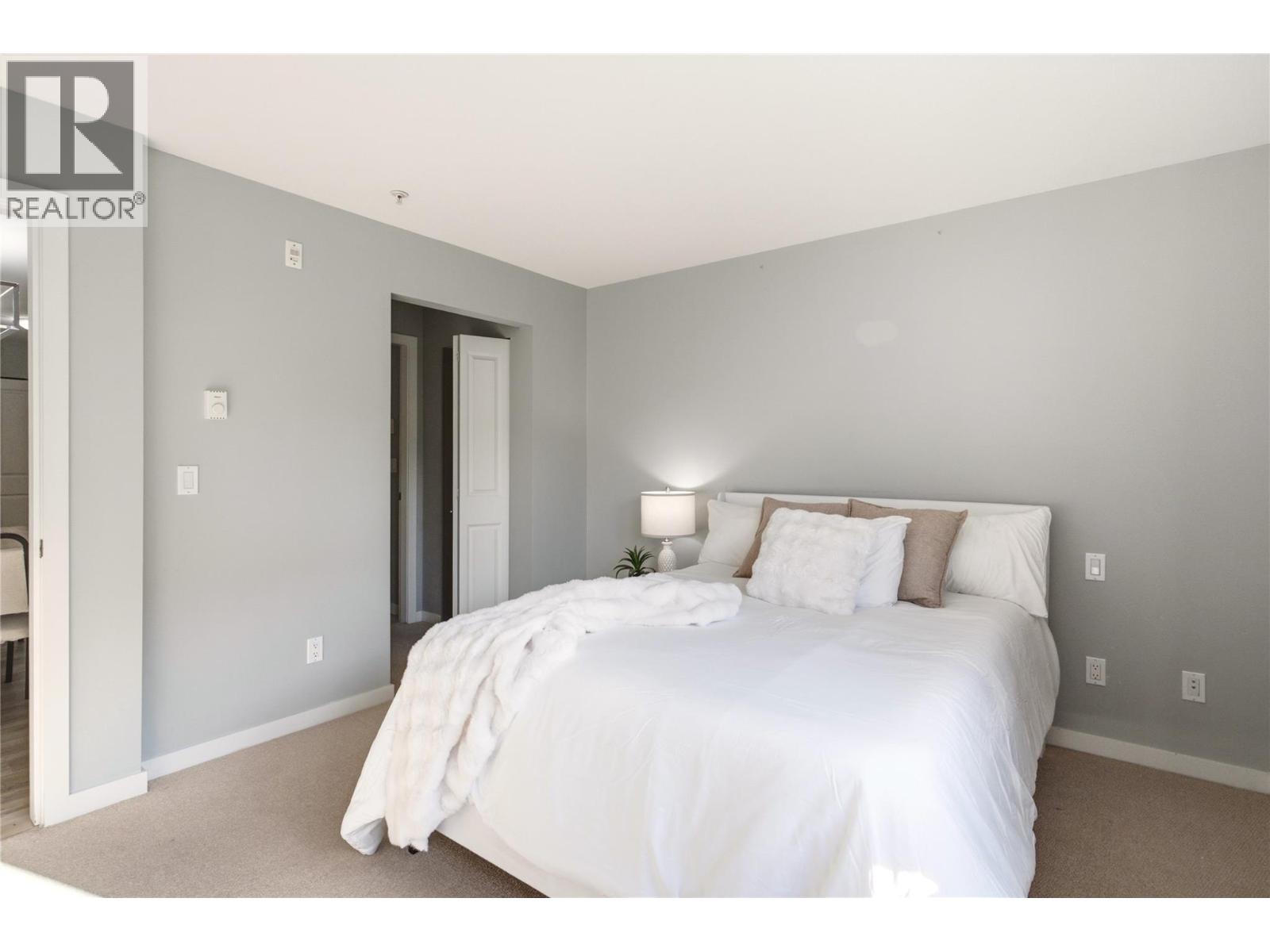 563 Yates Road Unit# 215