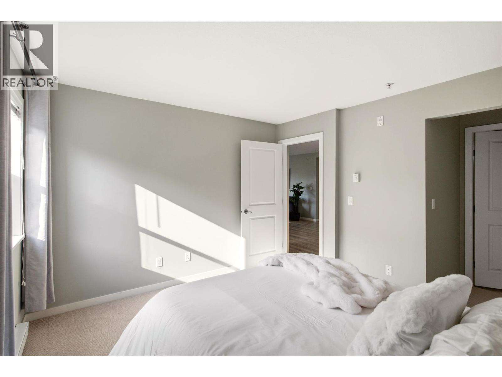 563 Yates Road Unit# 215