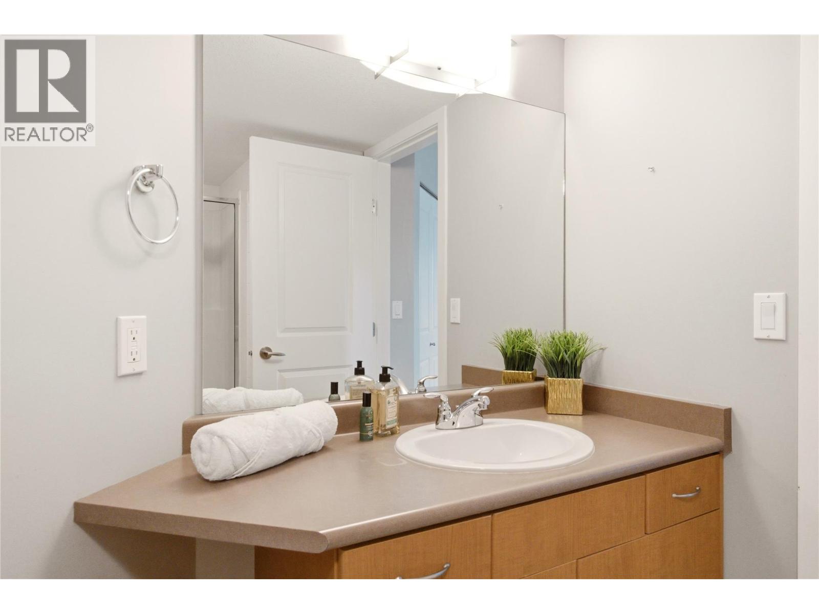 563 Yates Road Unit# 215