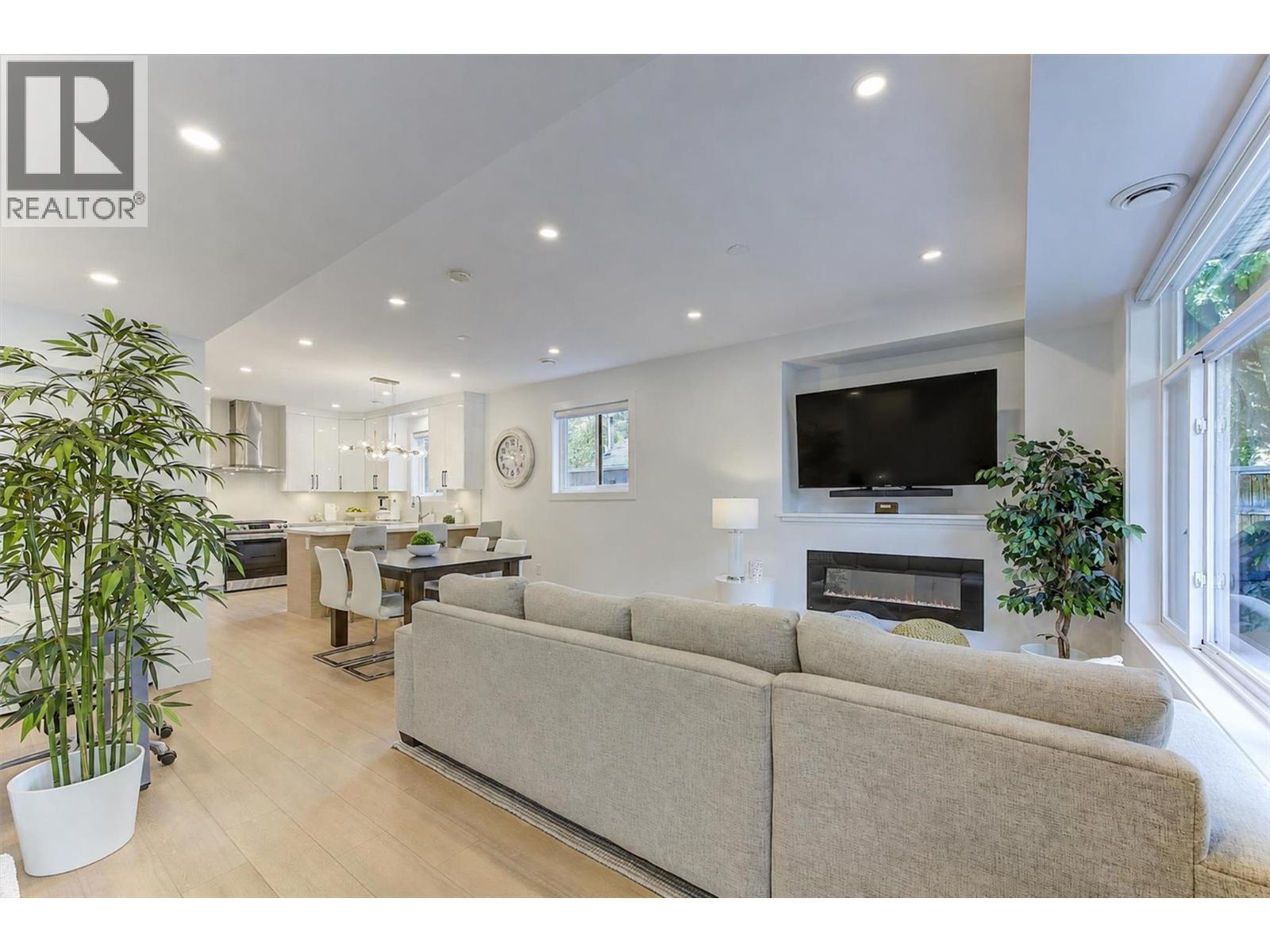 2274 Woodlawn Street Unit# 2