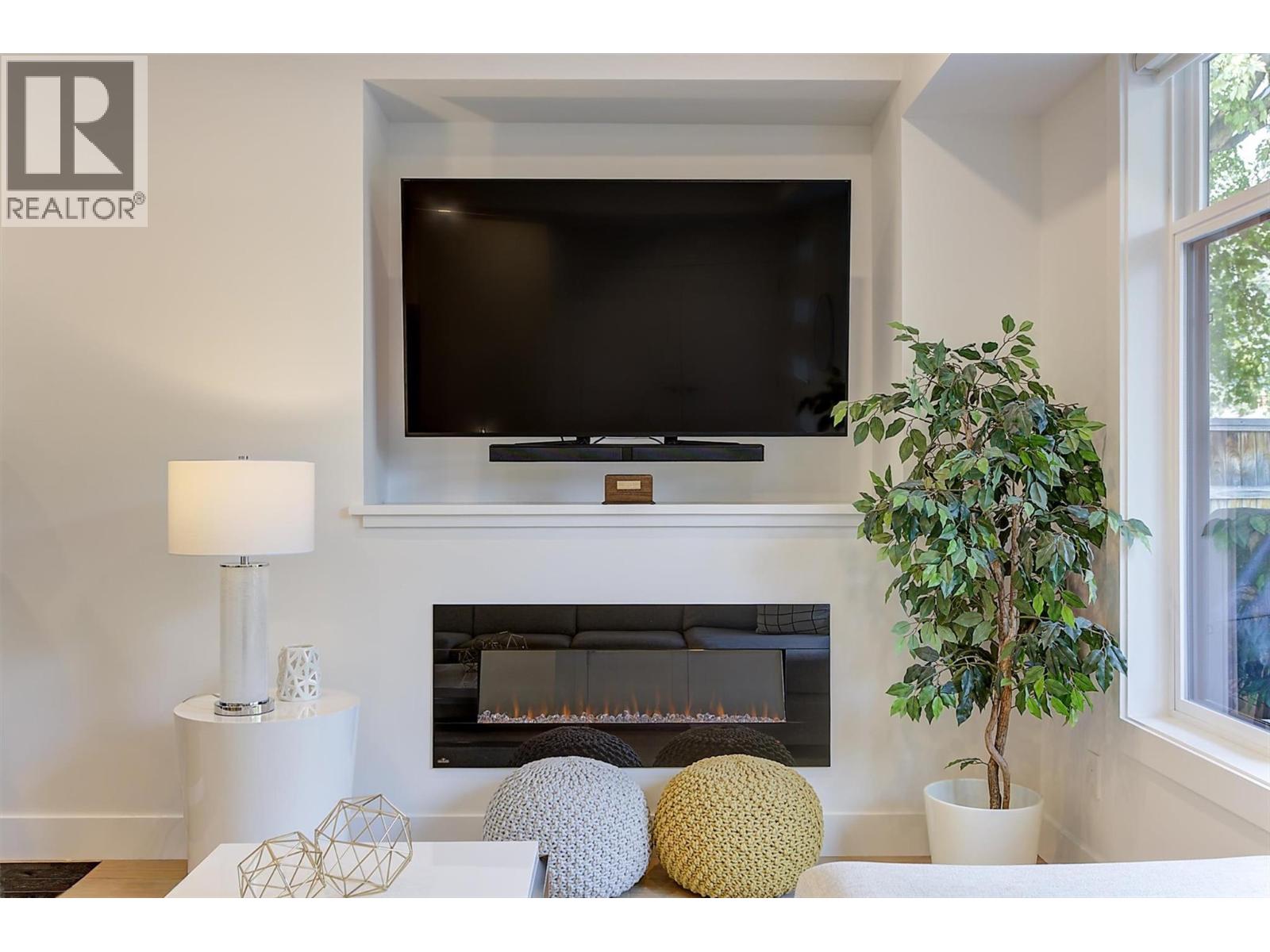 2274 Woodlawn Street Unit# 2