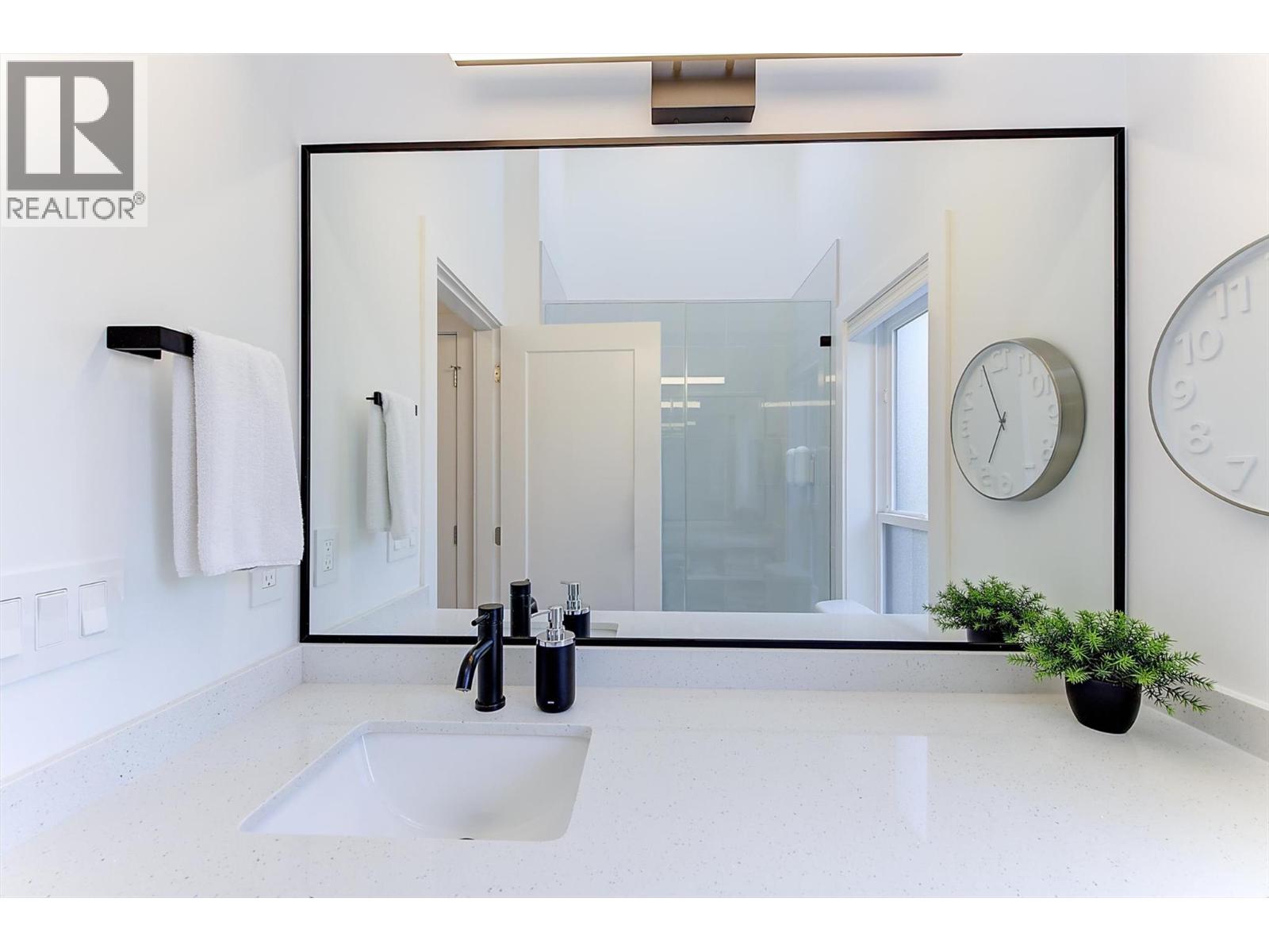 2274 Woodlawn Street Unit# 2