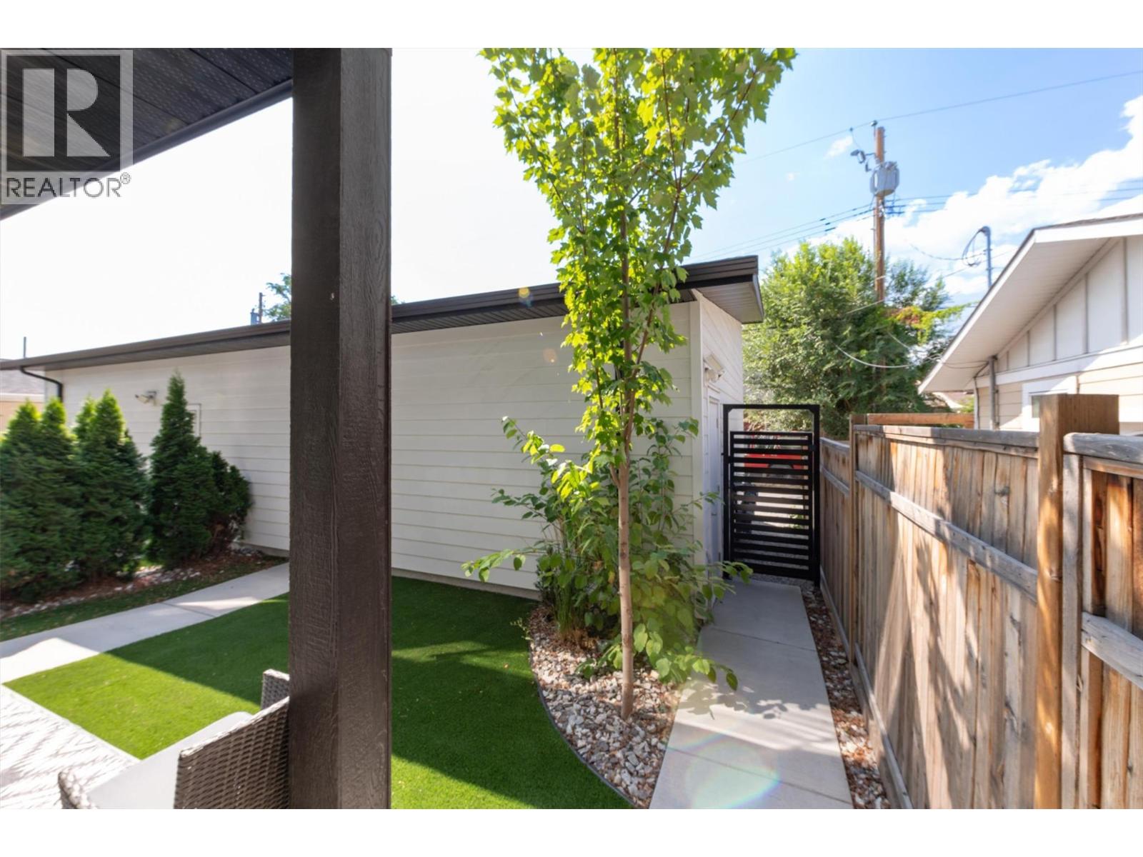2274 Woodlawn Street Unit# 2