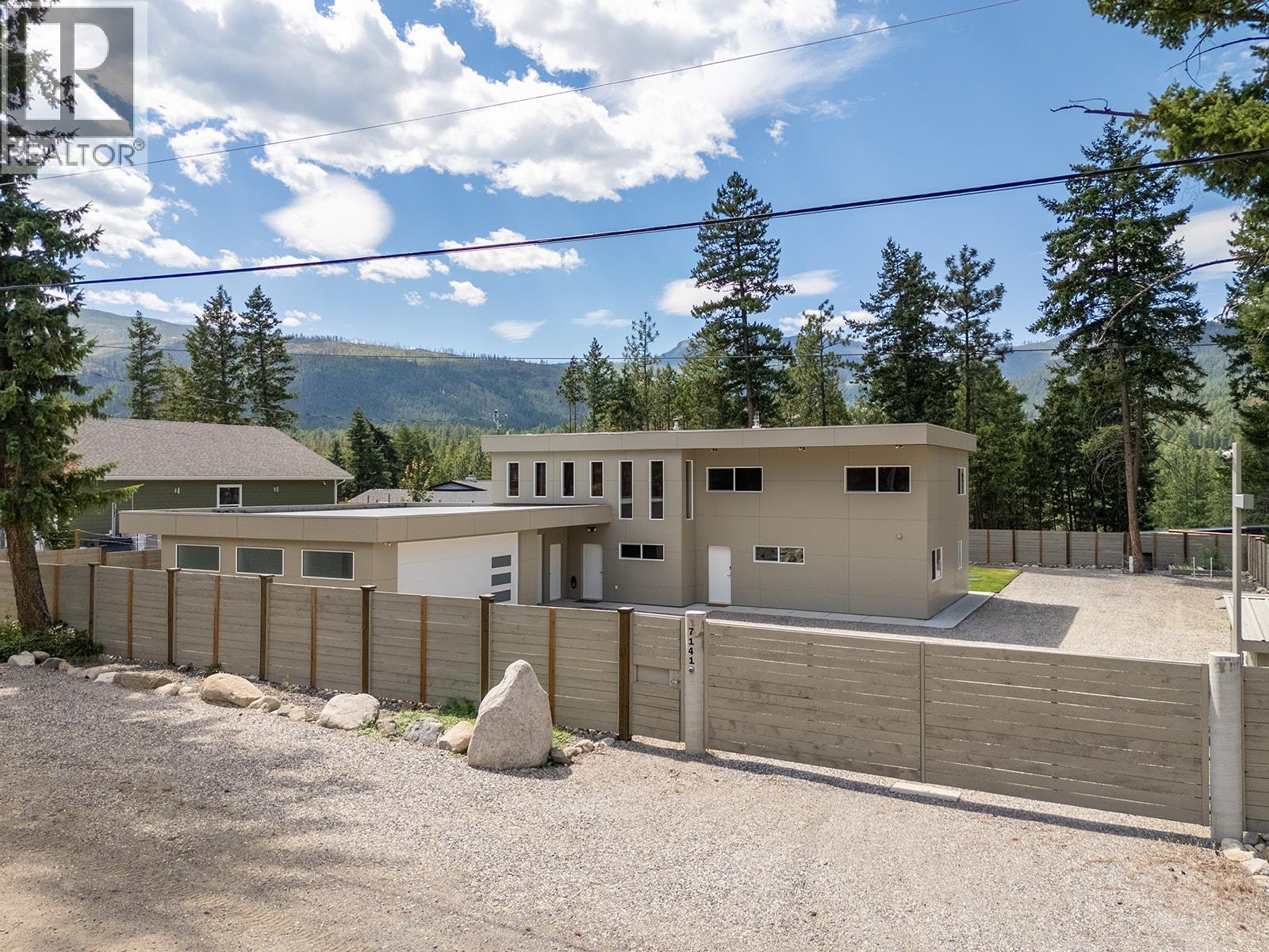 7141 Dunwaters Road