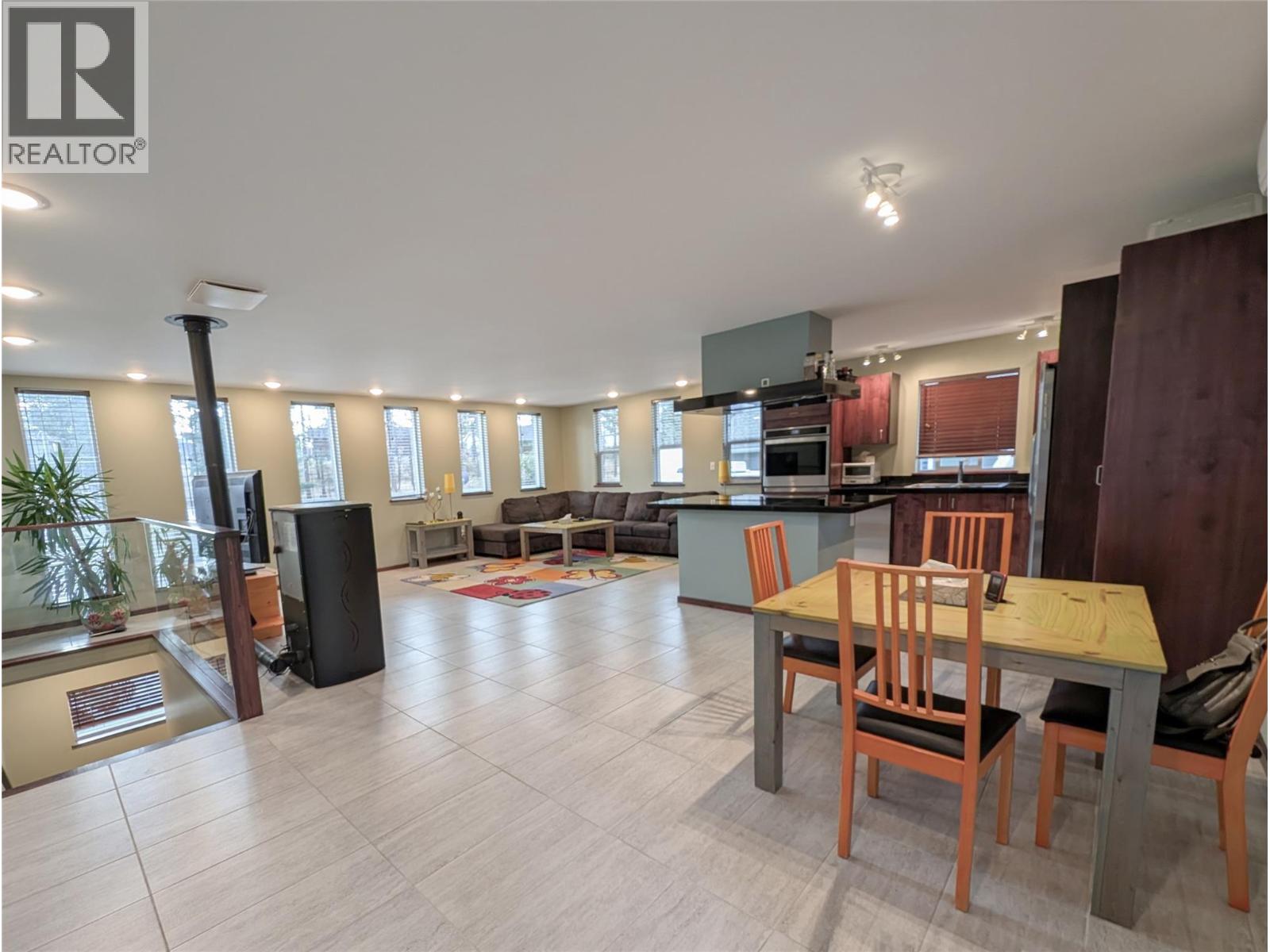 7141 Dunwaters Road