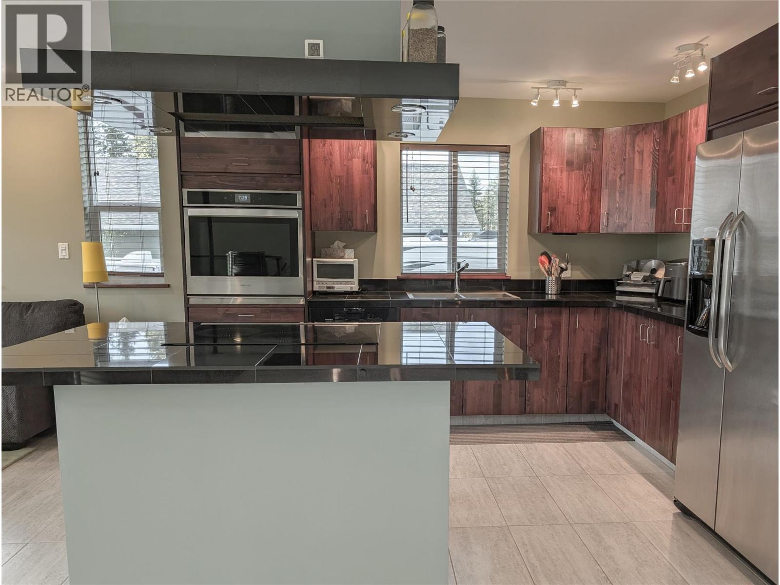 7141 Dunwaters Road