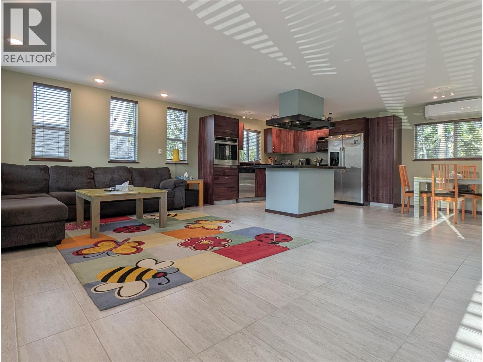 7141 Dunwaters Road