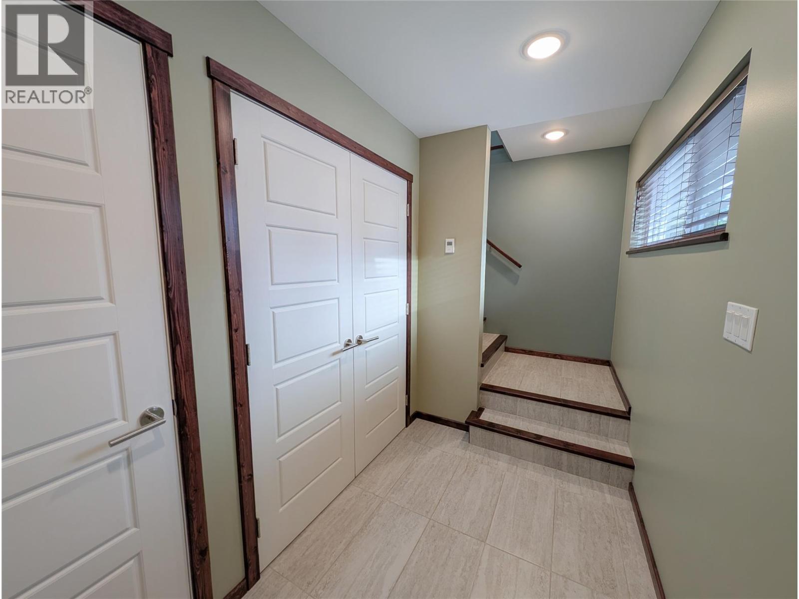 7141 Dunwaters Road