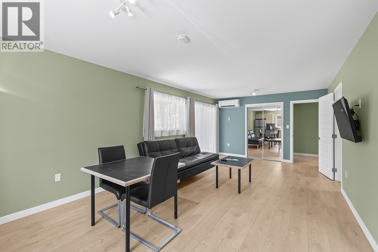 7141 Dunwaters Road