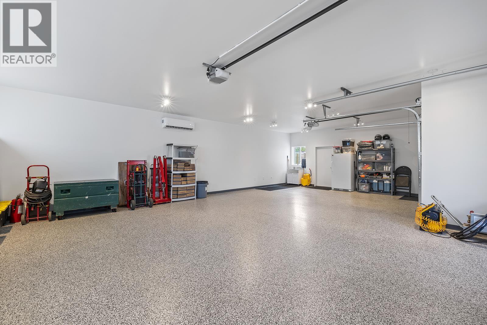 7141 Dunwaters Road
