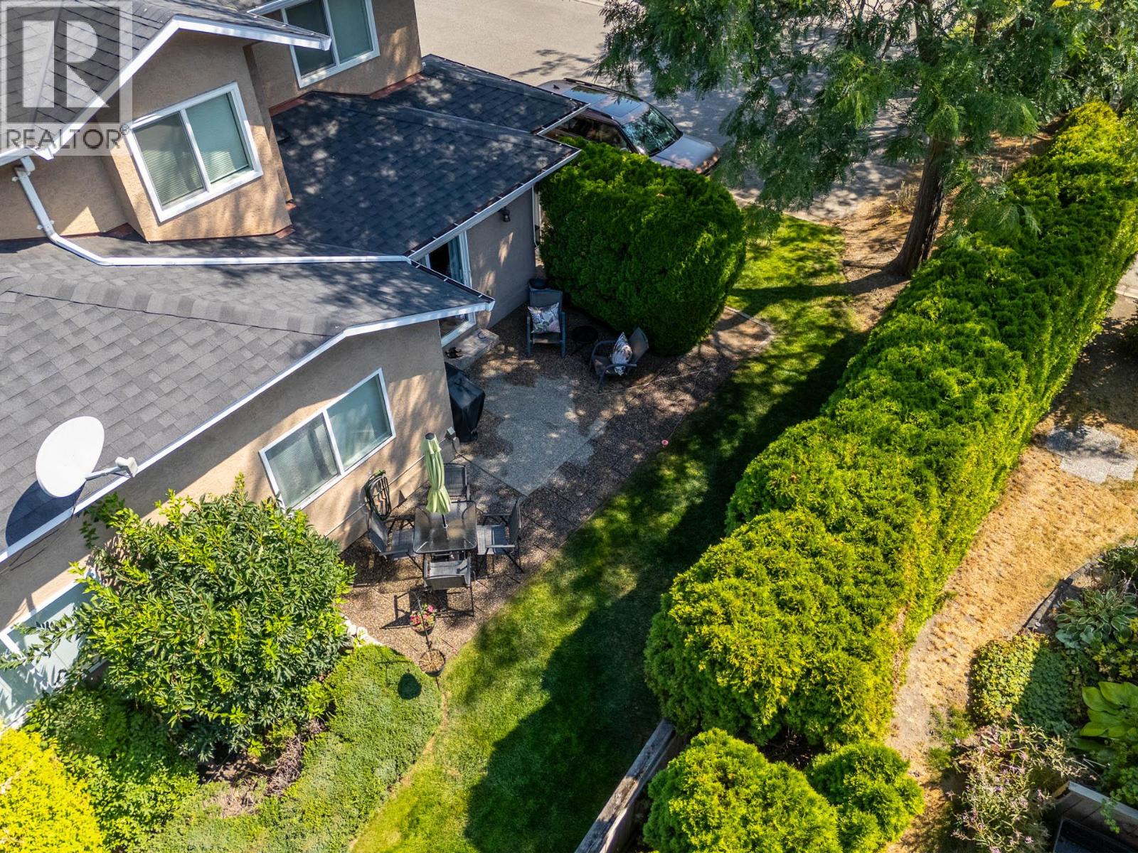 535 Glenmeadows Road Unit# 11