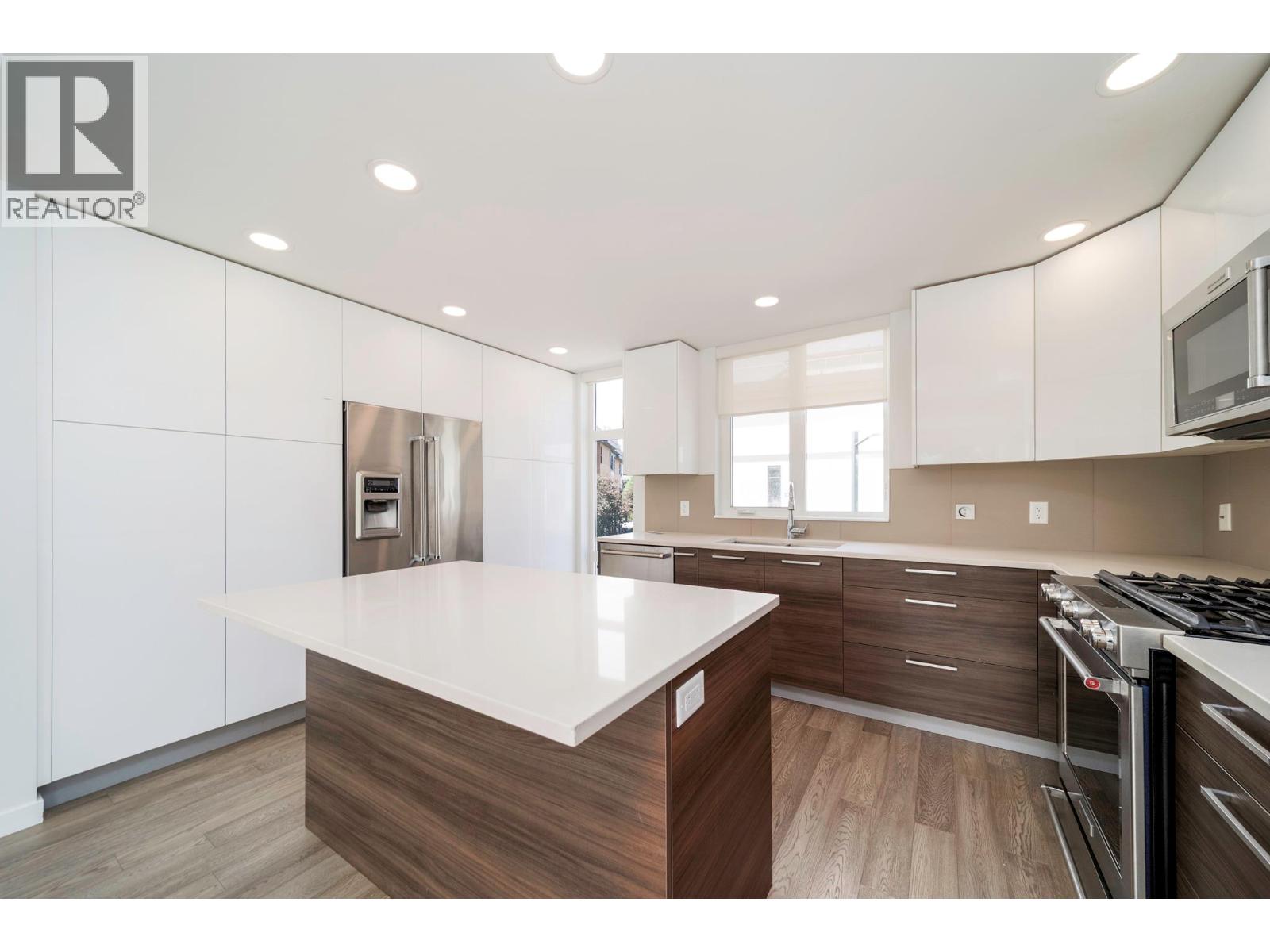 1515 Highland Drive N Unit# 29