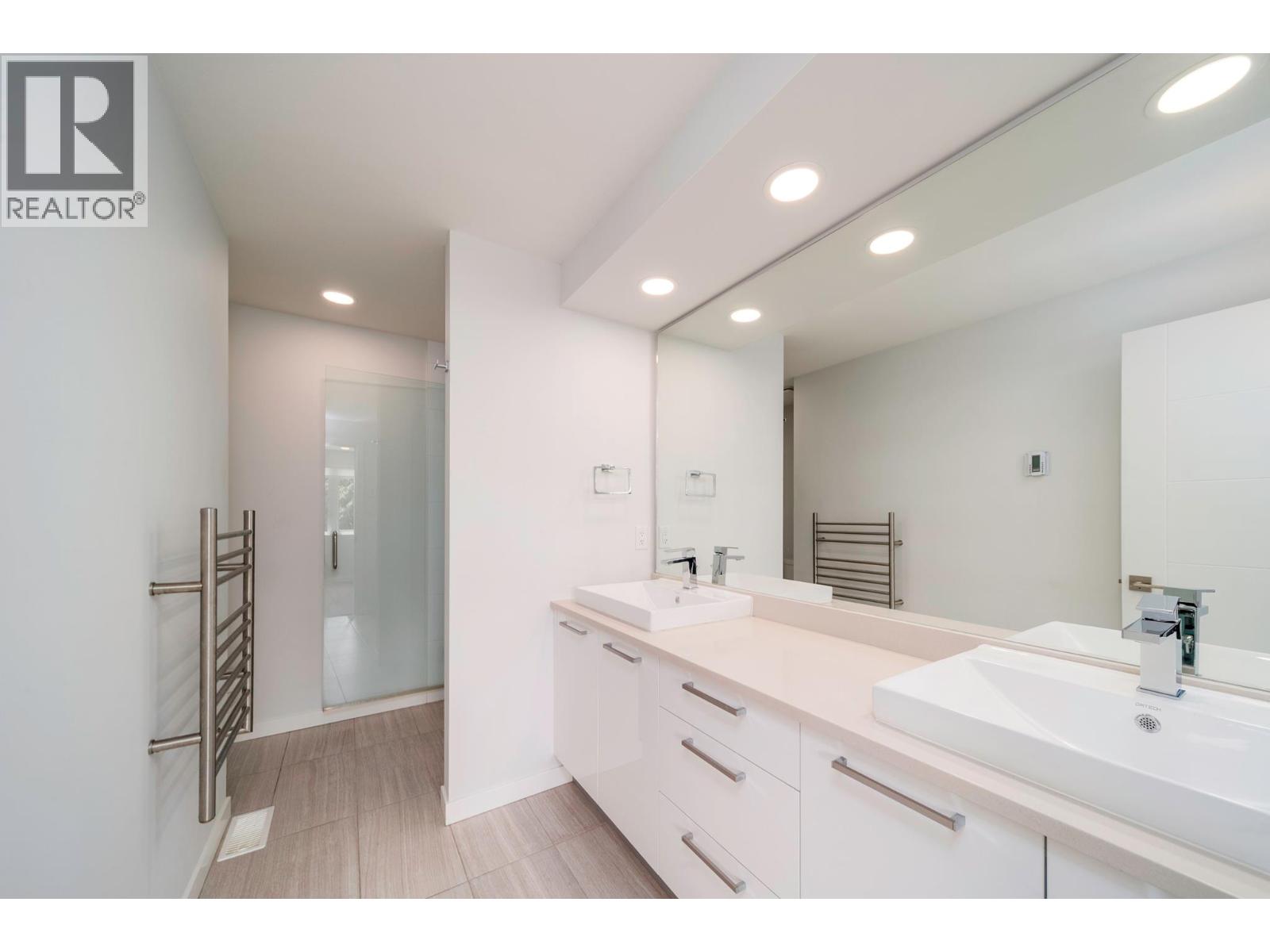 1515 Highland Drive N Unit# 29