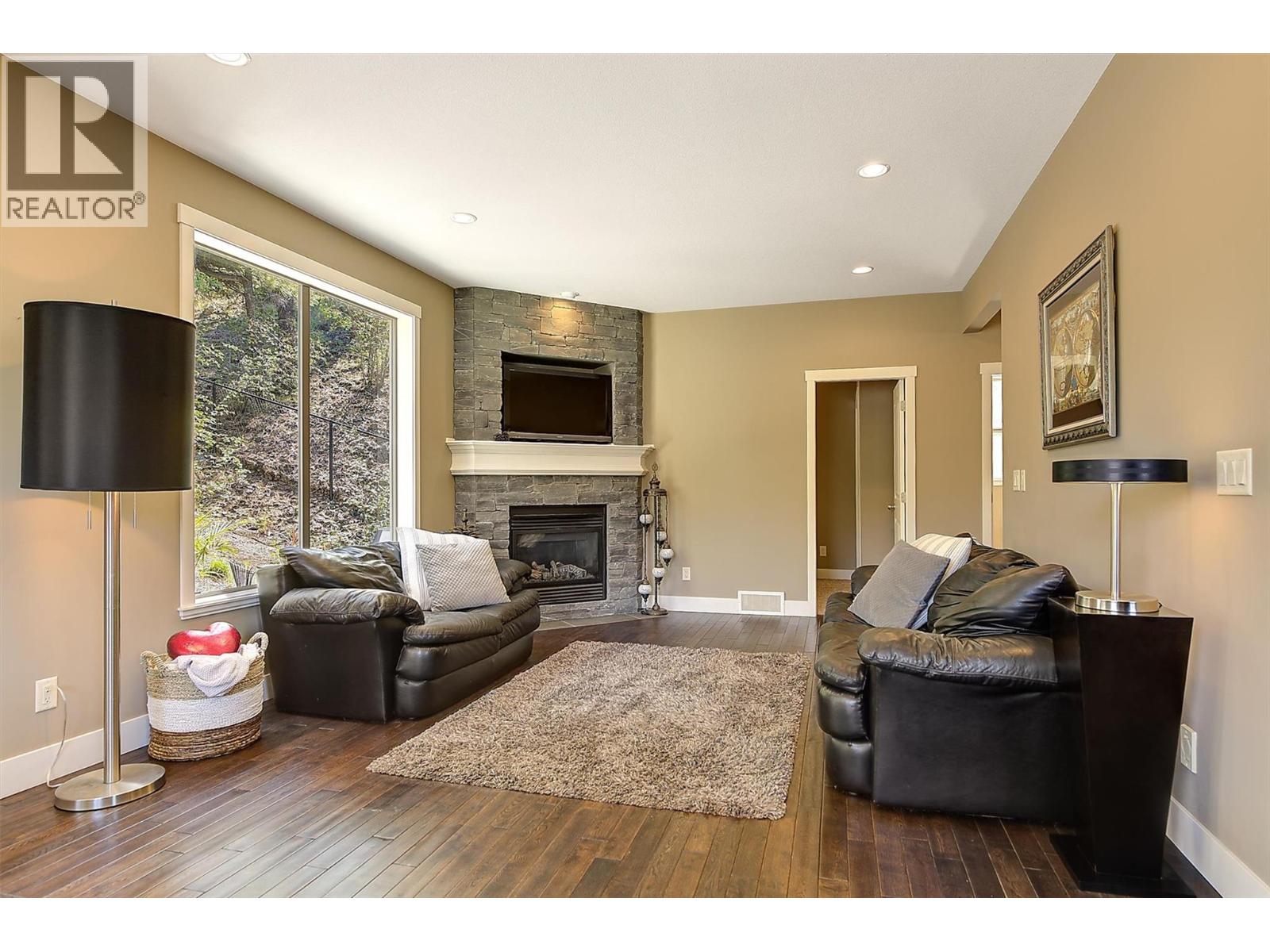 2200 Sunview Drive
