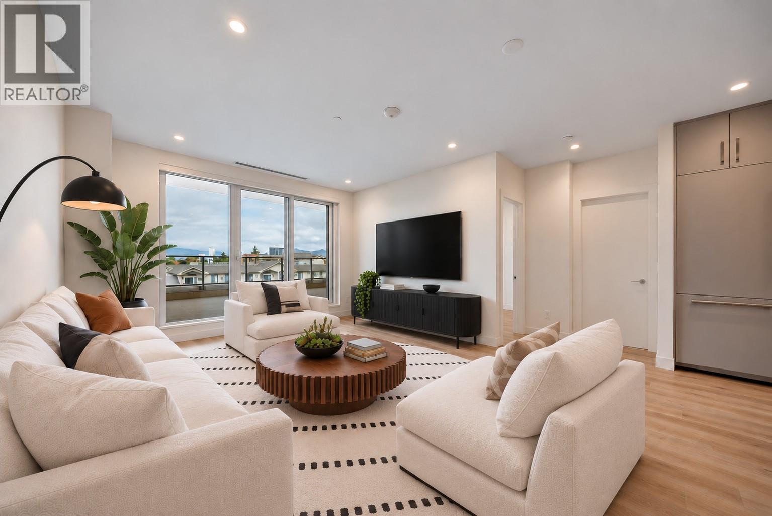 3300 Lakeshore Drive Unit# 418