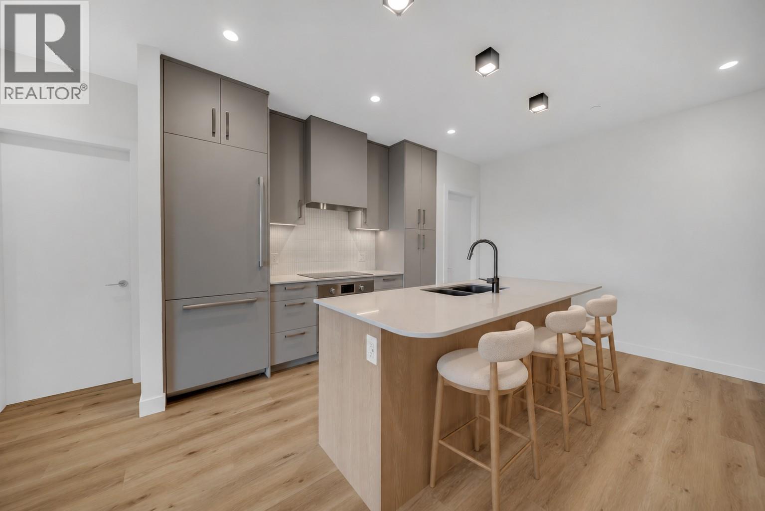 3300 Lakeshore Drive Unit# 418