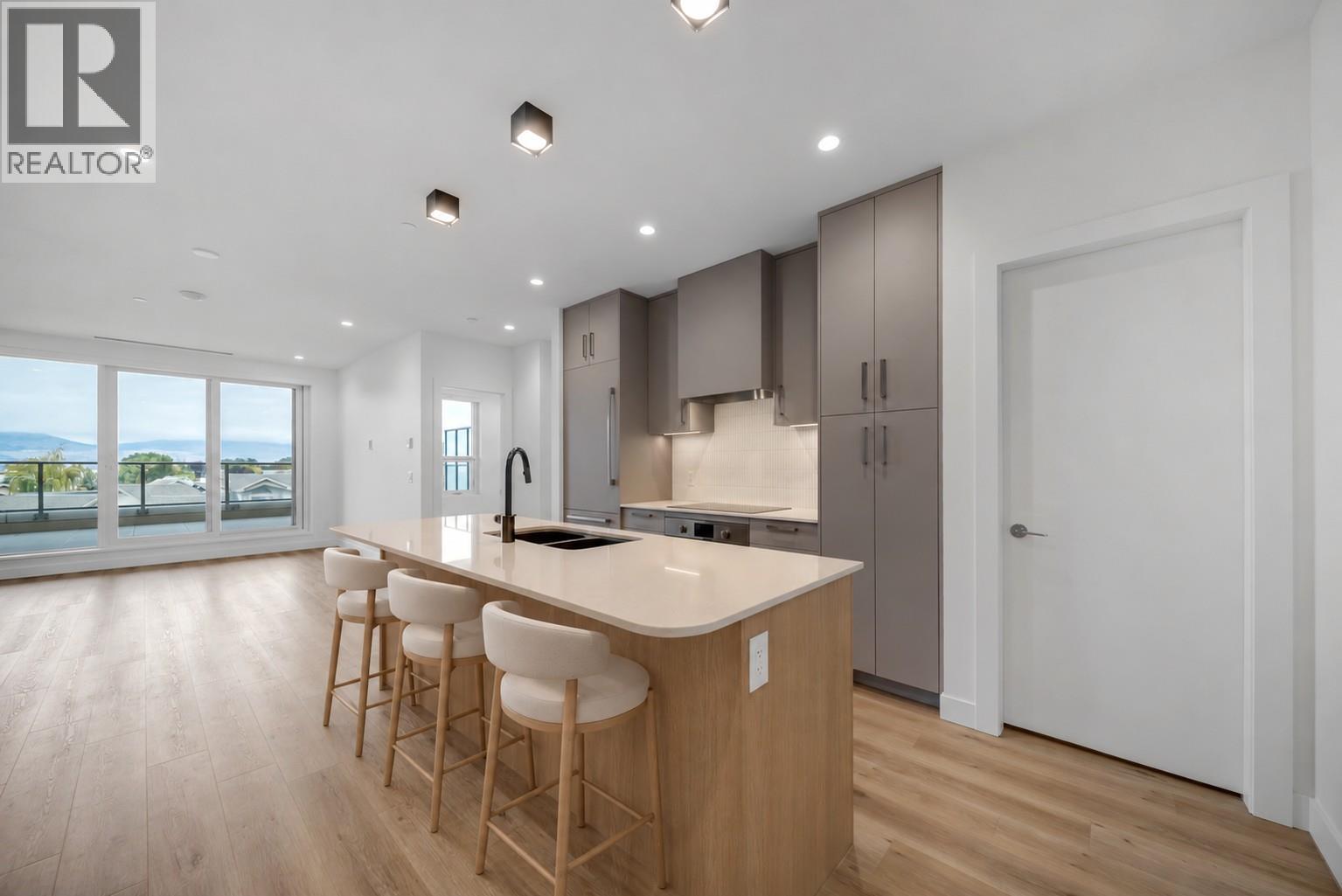 3300 Lakeshore Drive Unit# 418