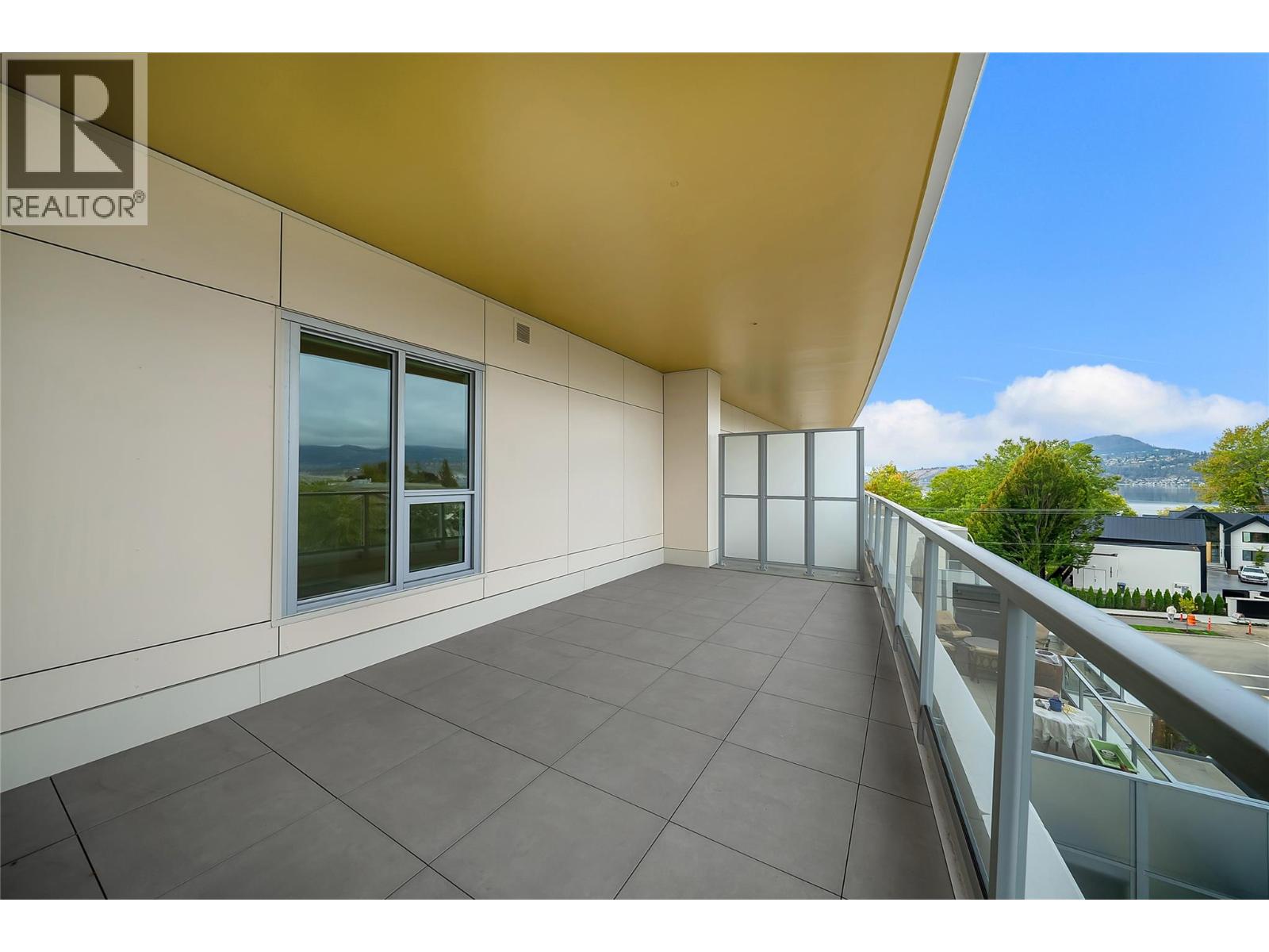 3300 Lakeshore Drive Unit# 418