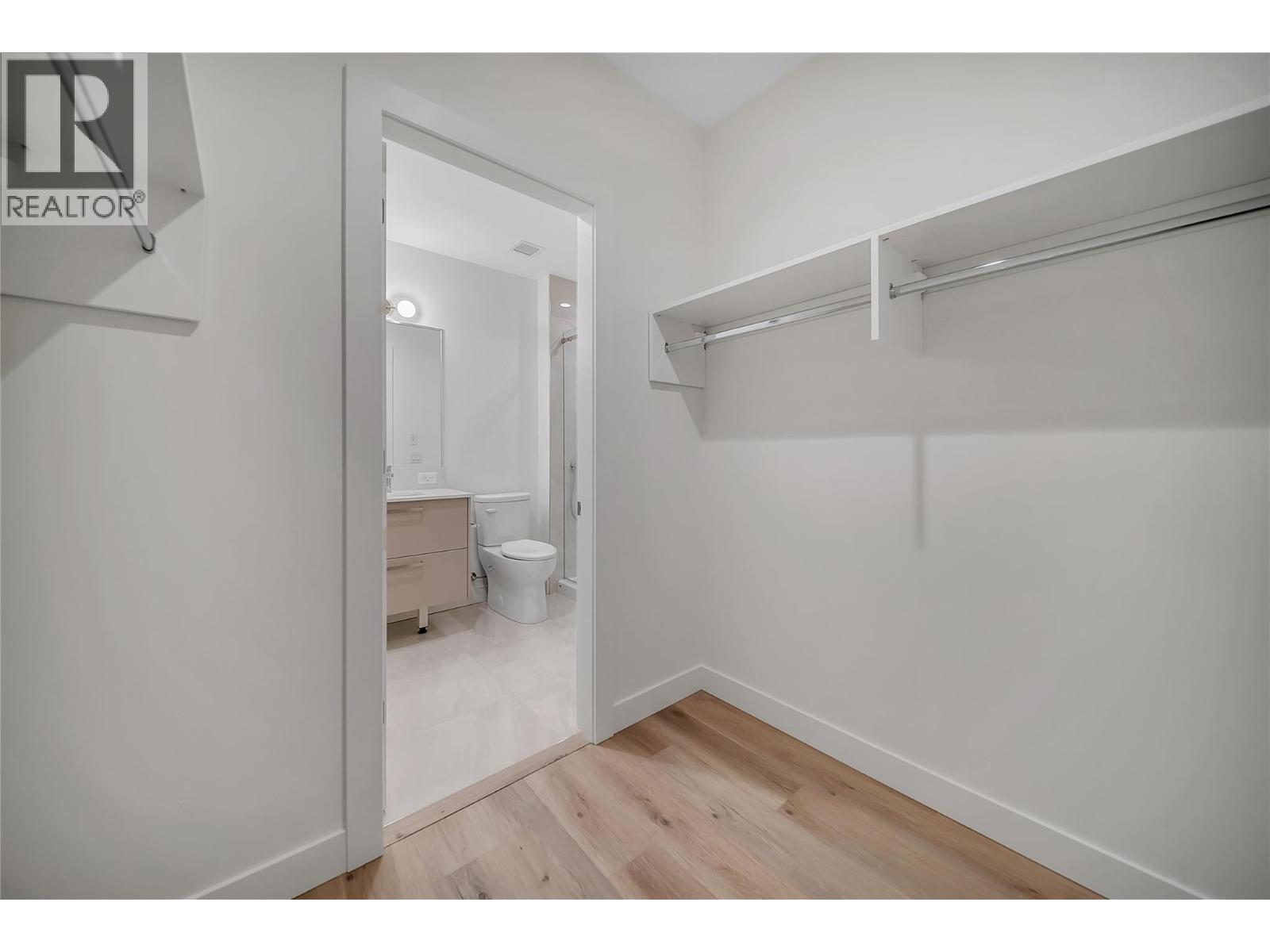 3300 Lakeshore Drive Unit# 418