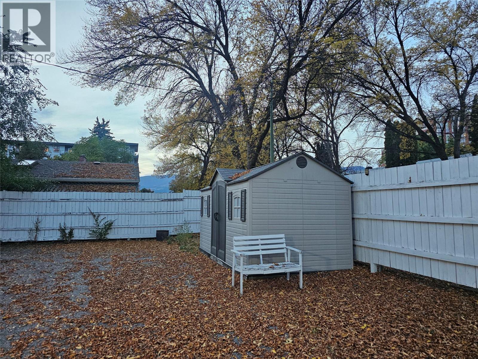 1201 Kelglen Crescent