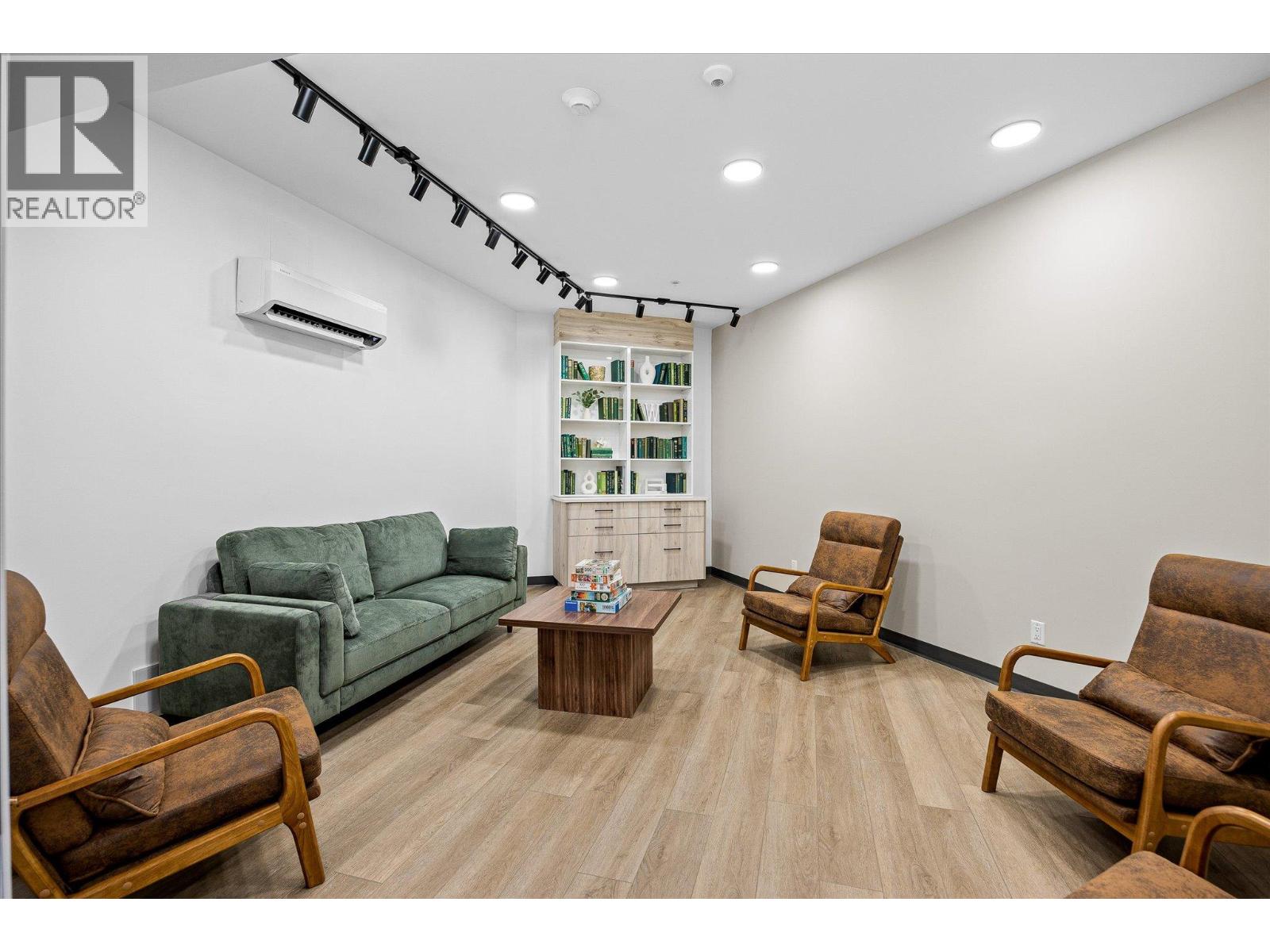 2735 SHANNON LAKE Road Unit# 303