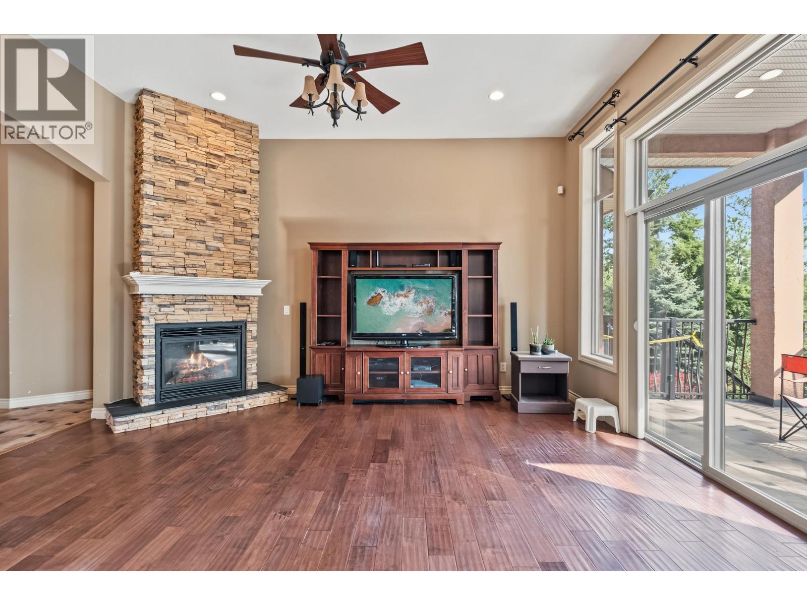 2405 Cobblestone Road