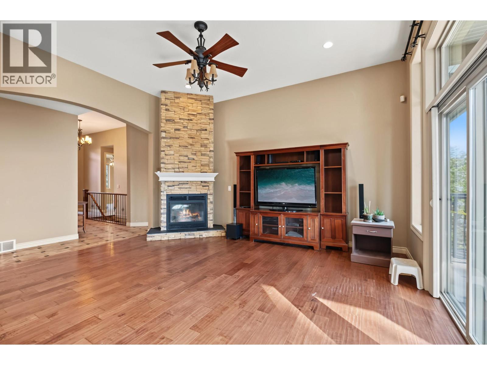 2405 Cobblestone Road