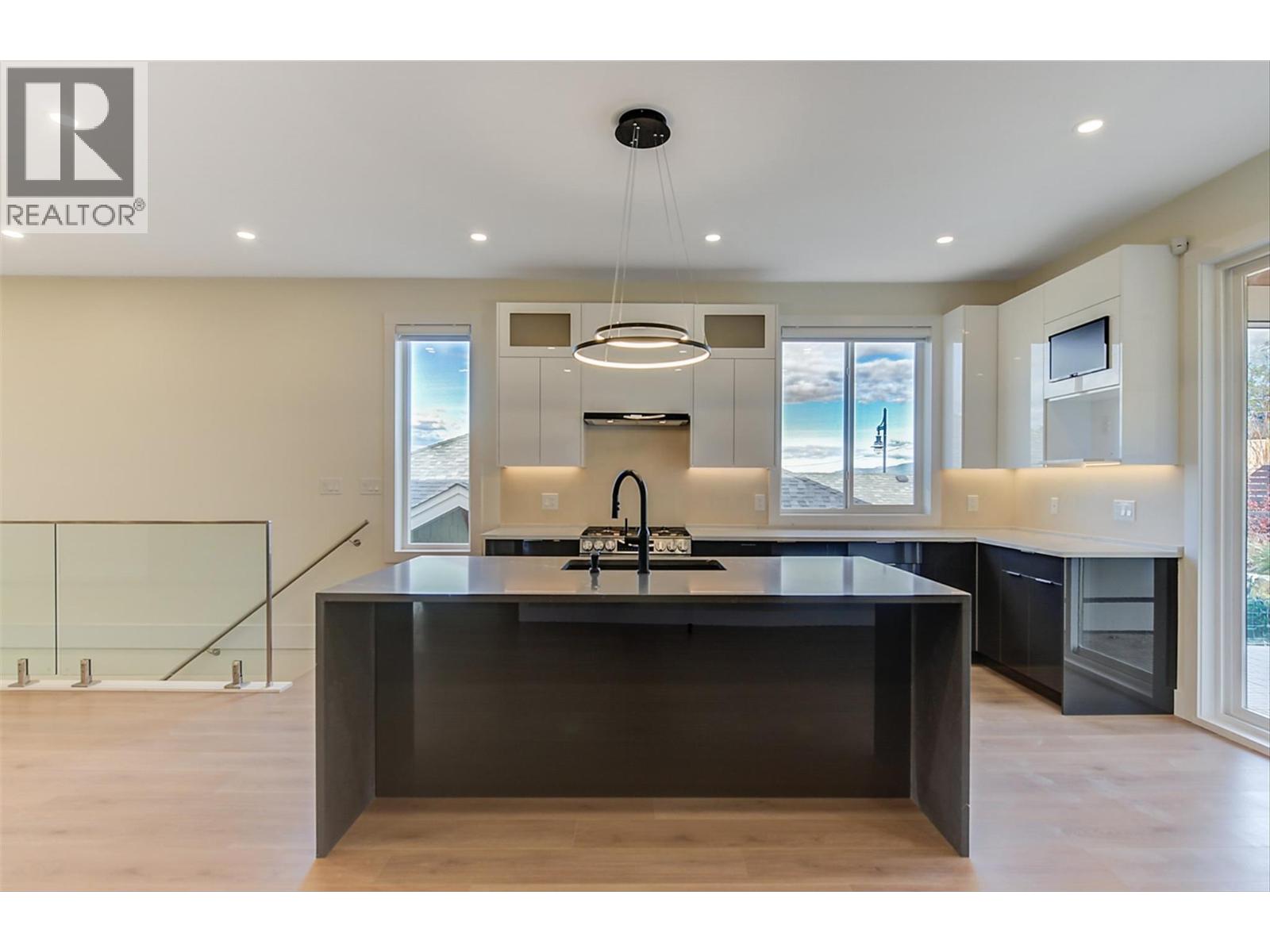 5084 Twinflower Crescent