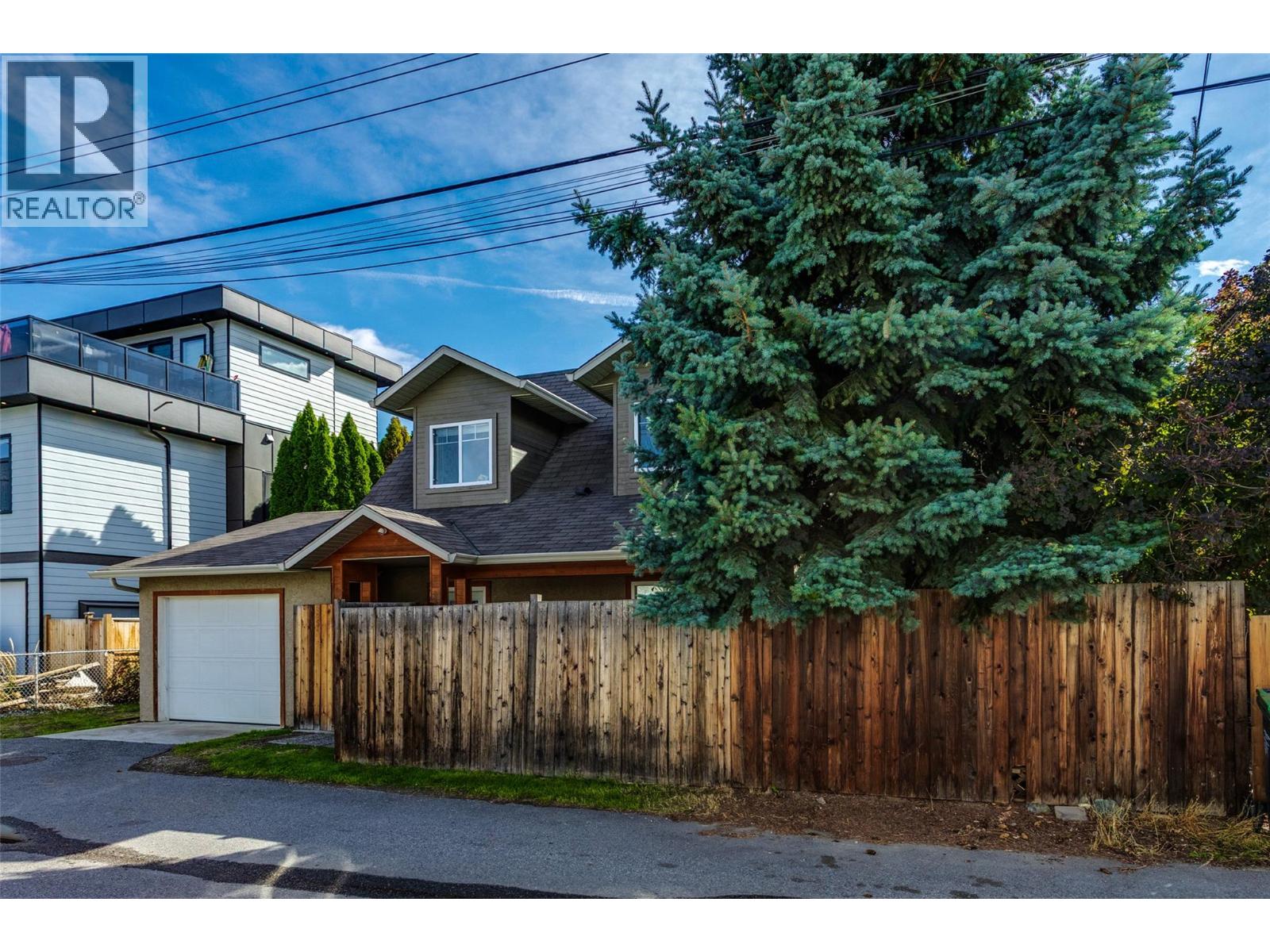 950 & 952 Stockwell Avenue