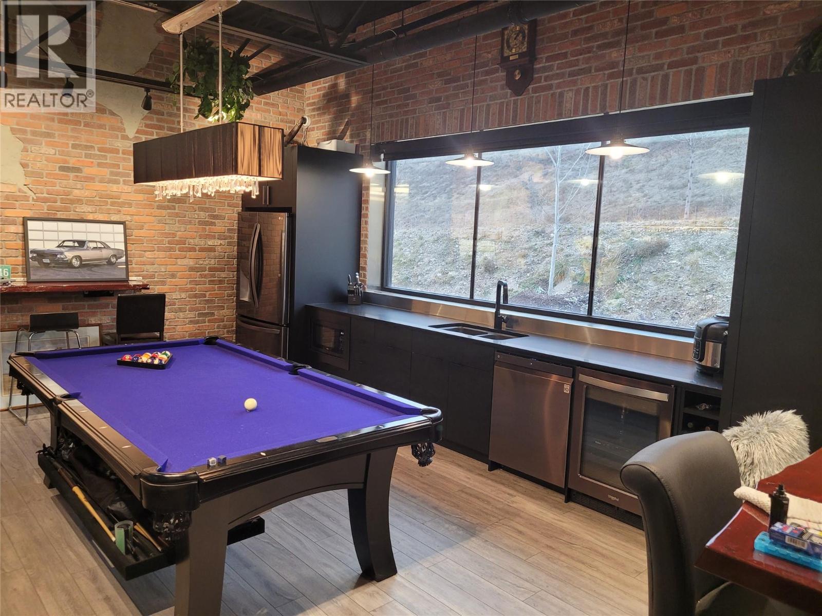 2110 Matrix Crescent Unit# 9