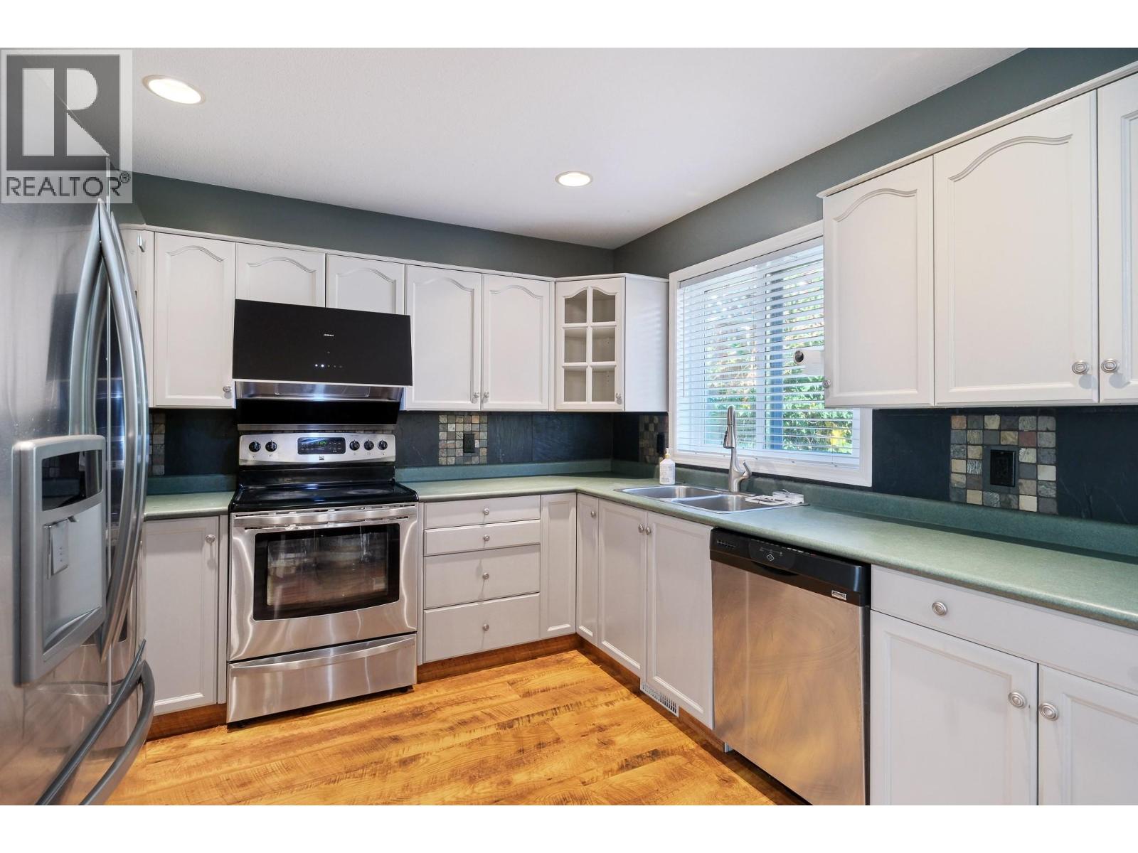 2800 DOUCETTE Drive