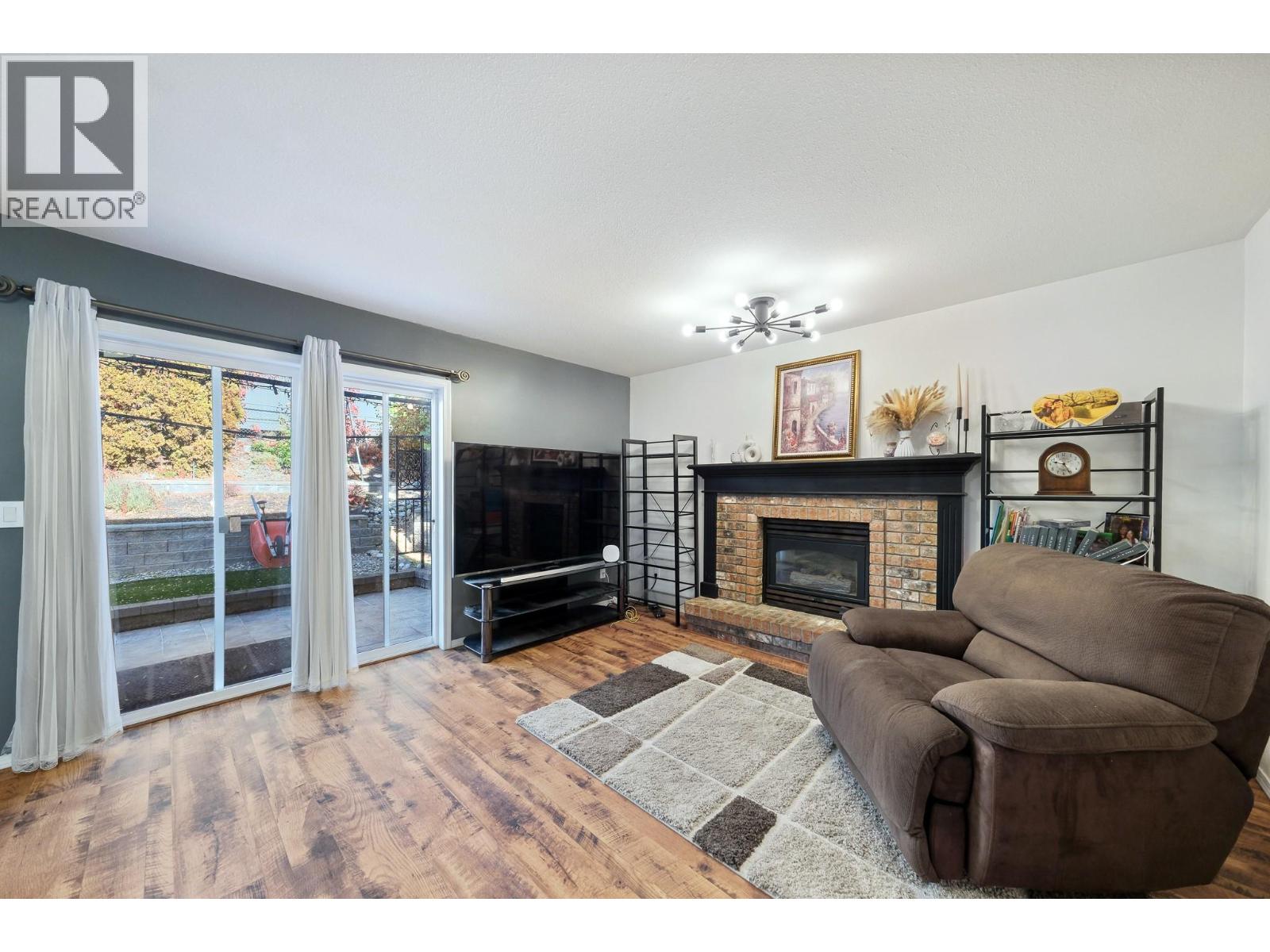 2800 DOUCETTE Drive