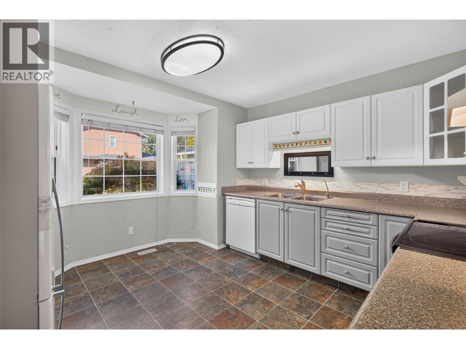 535 Glenmeadows Road Unit# 16
