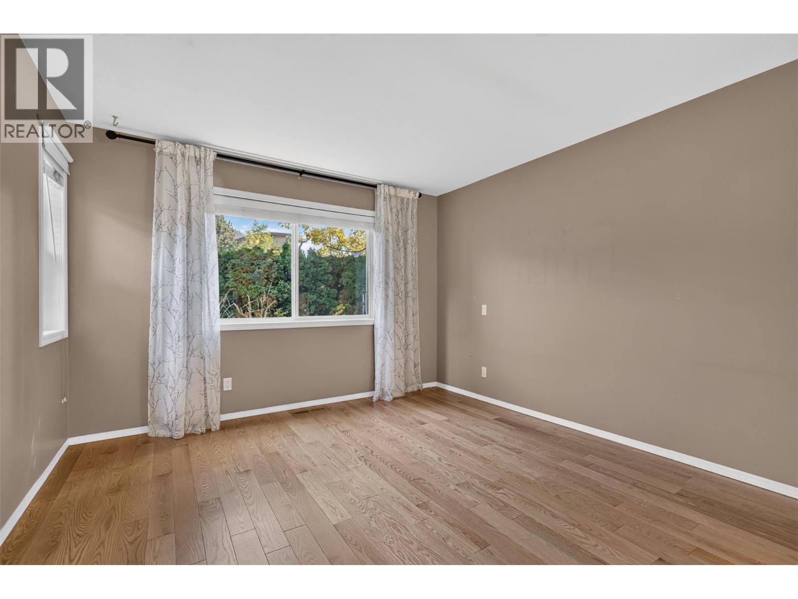 535 Glenmeadows Road Unit# 16