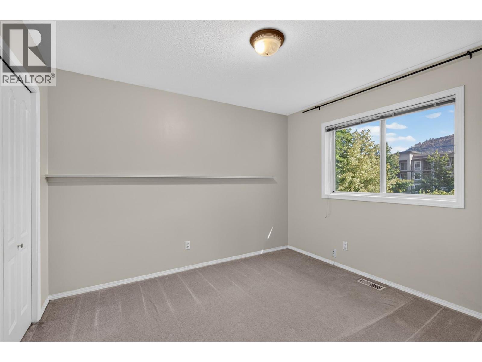 535 Glenmeadows Road Unit# 16