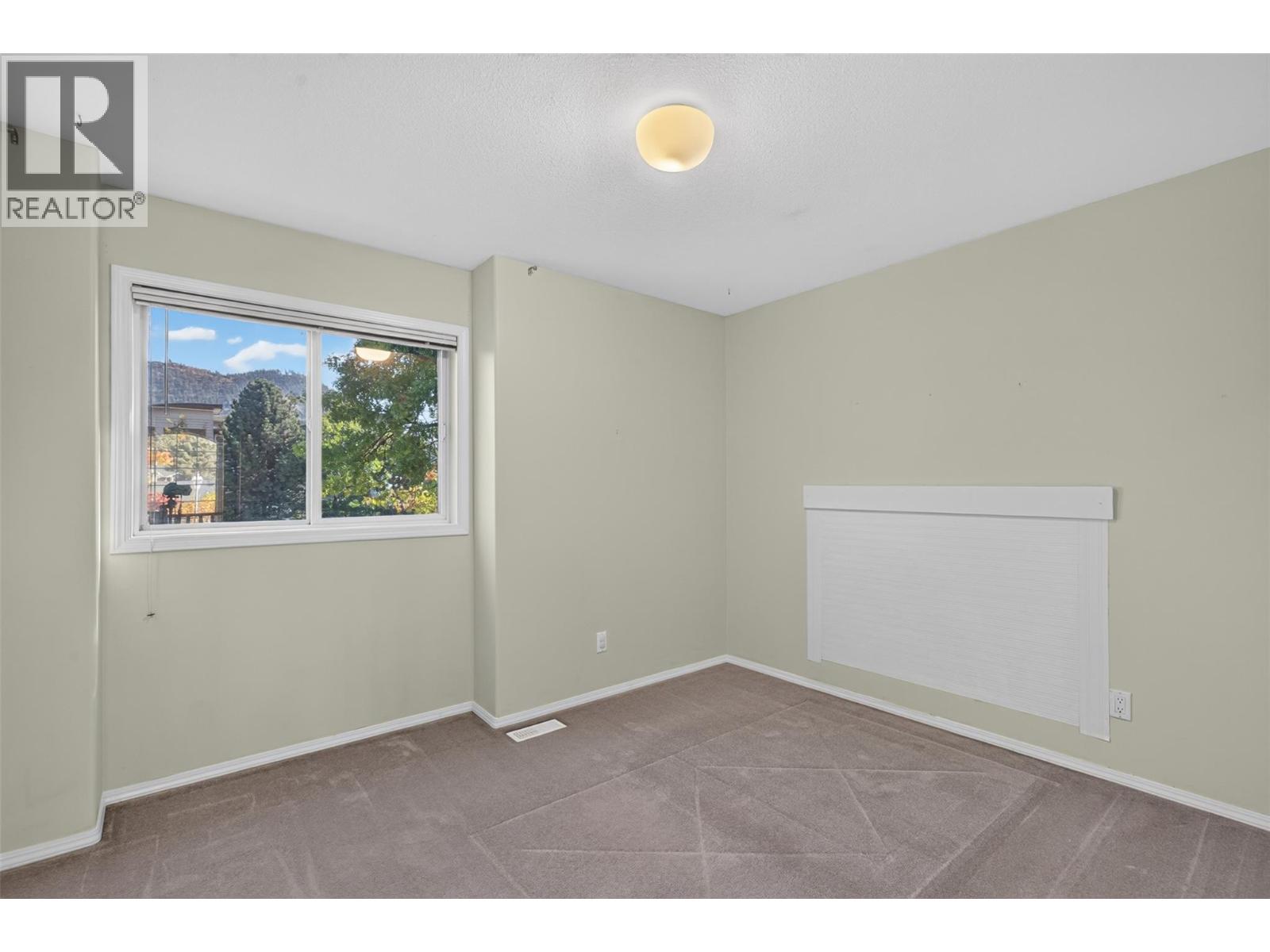 535 Glenmeadows Road Unit# 16