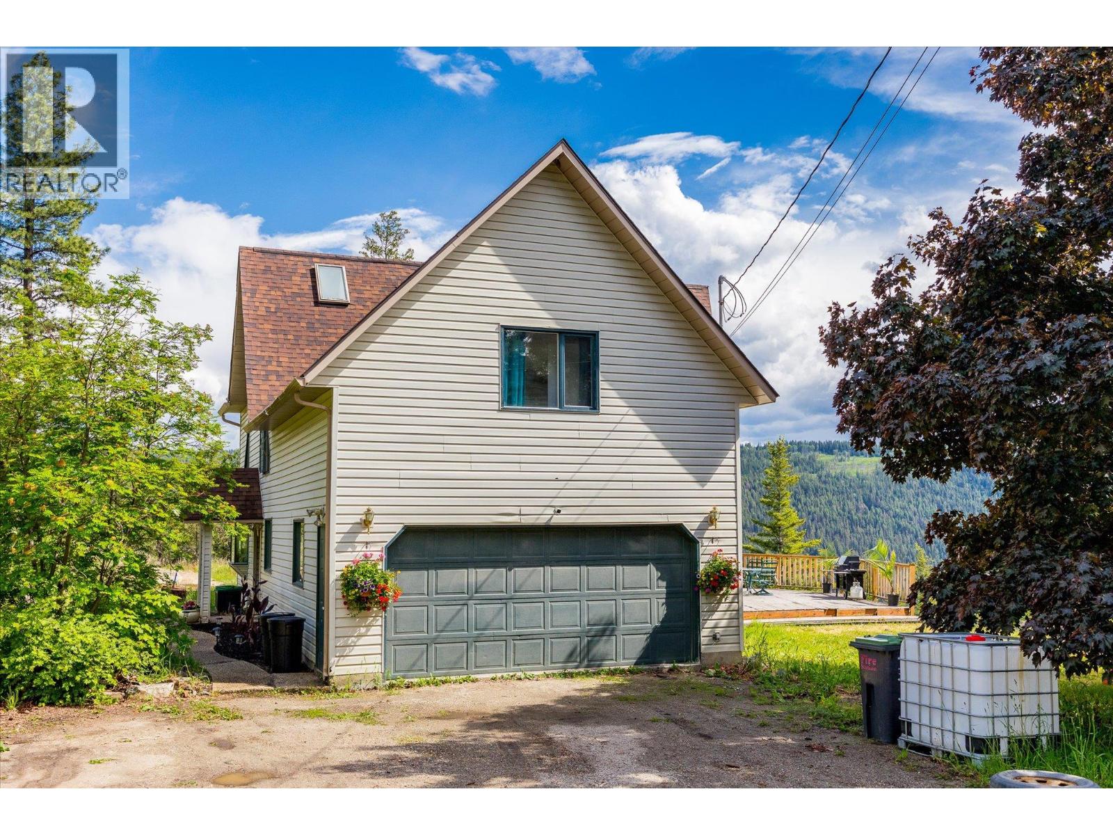 1957 Huckleberry Road