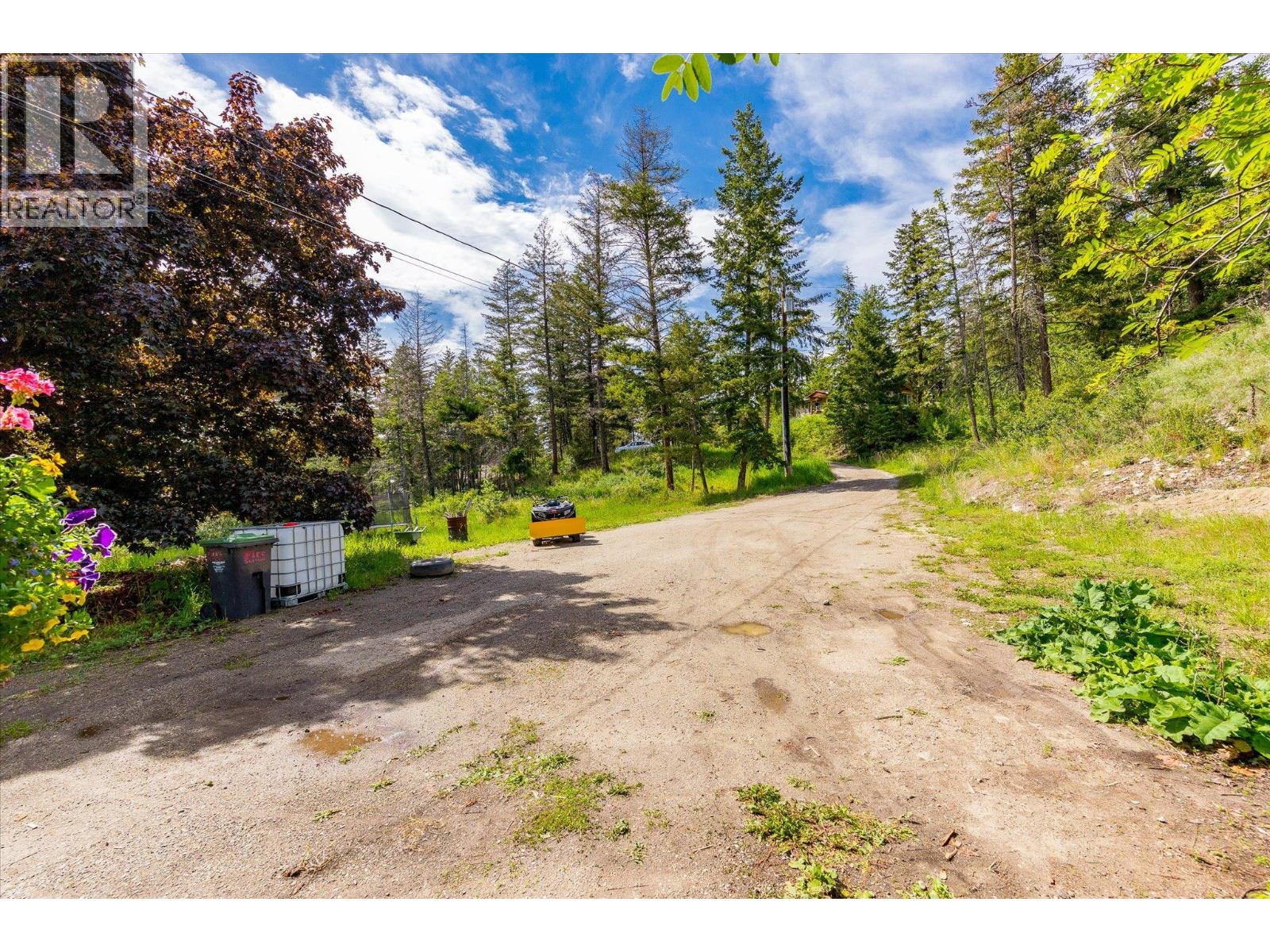1957 Huckleberry Road