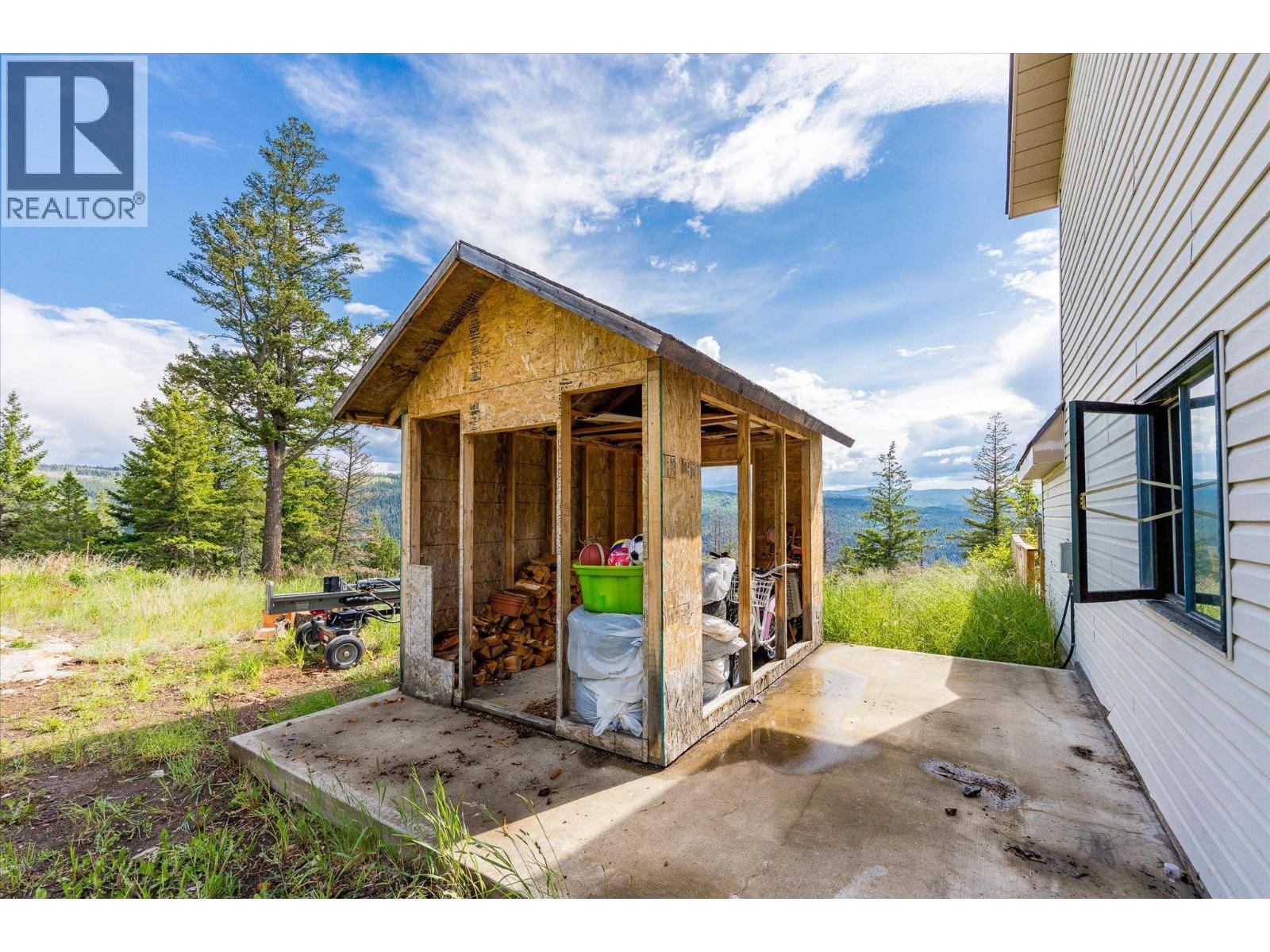 1957 Huckleberry Road