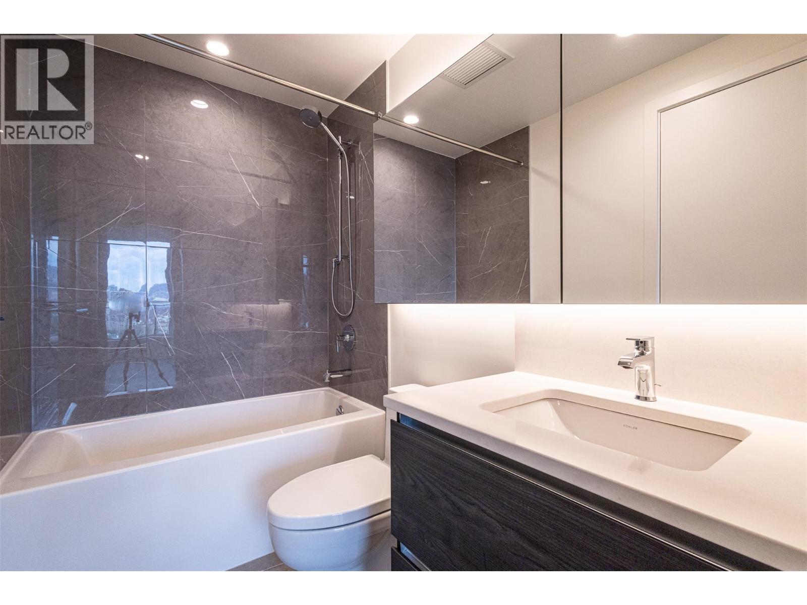 238 Leon Avenue Unit# 1401