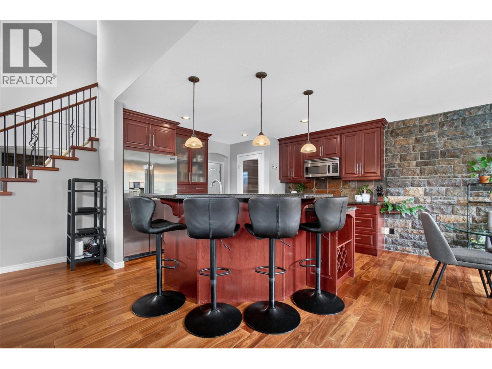 2512 Selkirk Drive