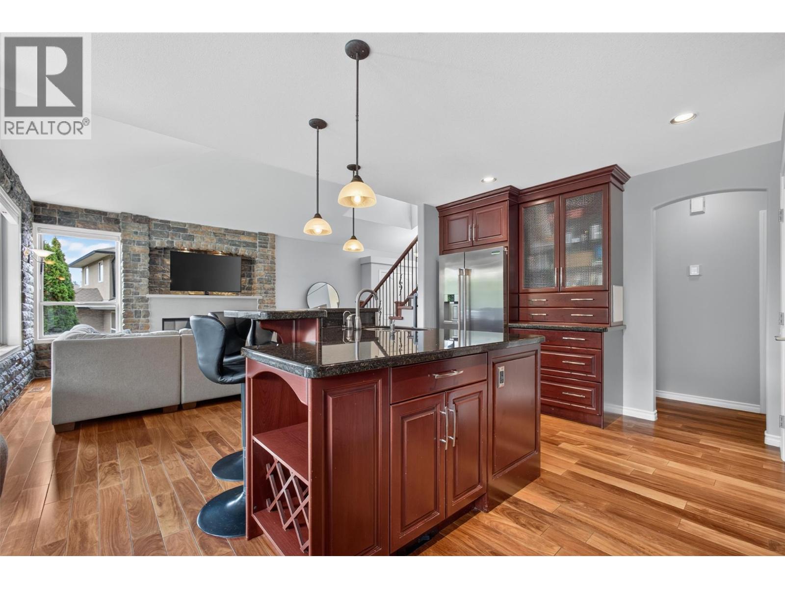 2512 Selkirk Drive