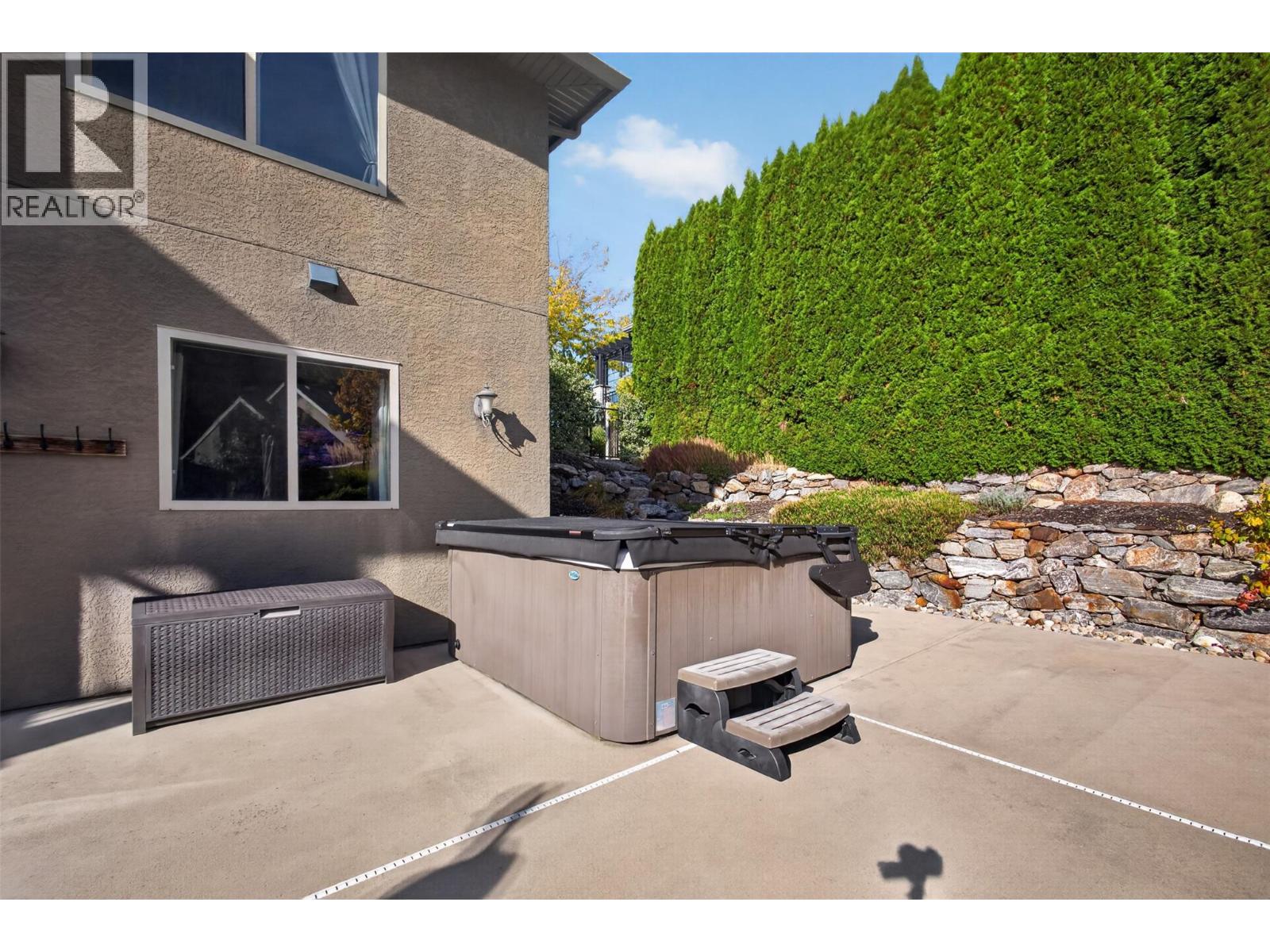 2512 Selkirk Drive