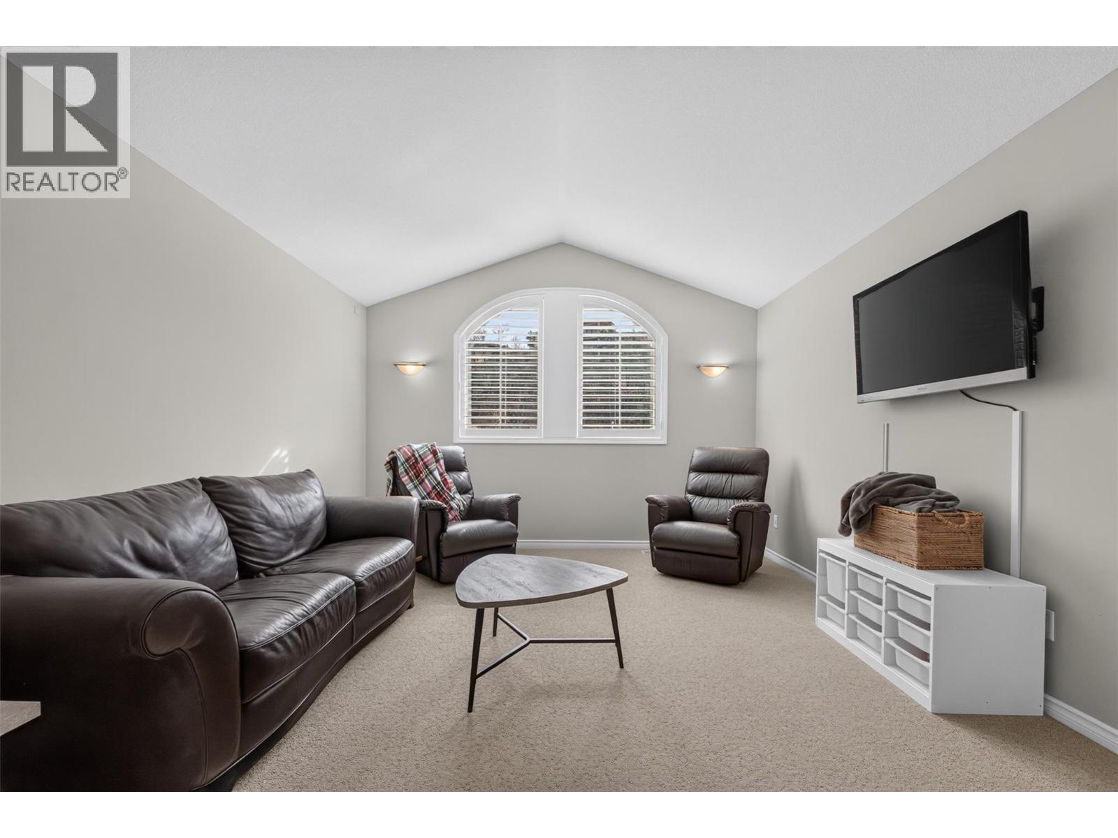 2512 Selkirk Drive