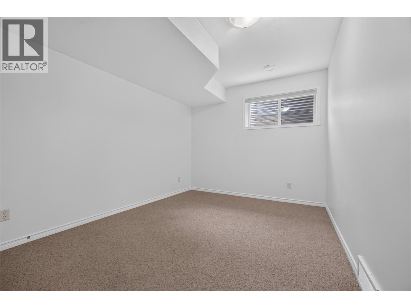2512 Selkirk Drive