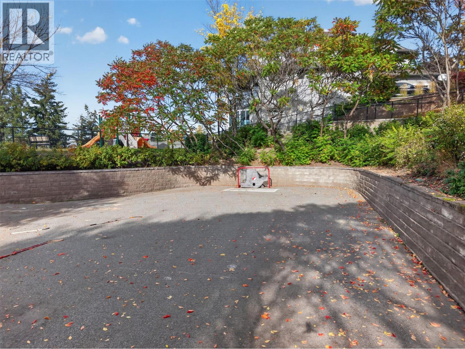2512 Selkirk Drive