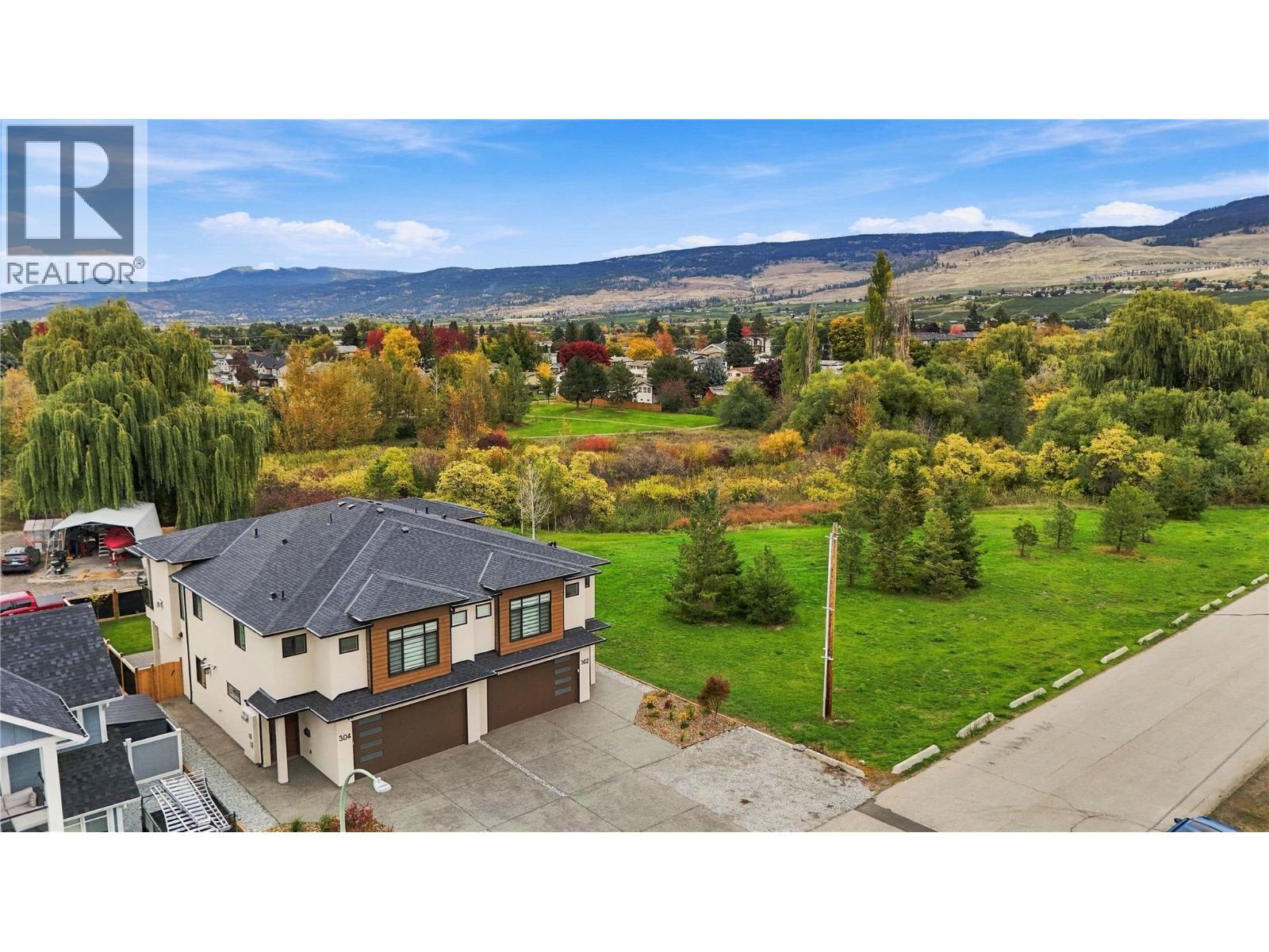 302 Sumac Road W