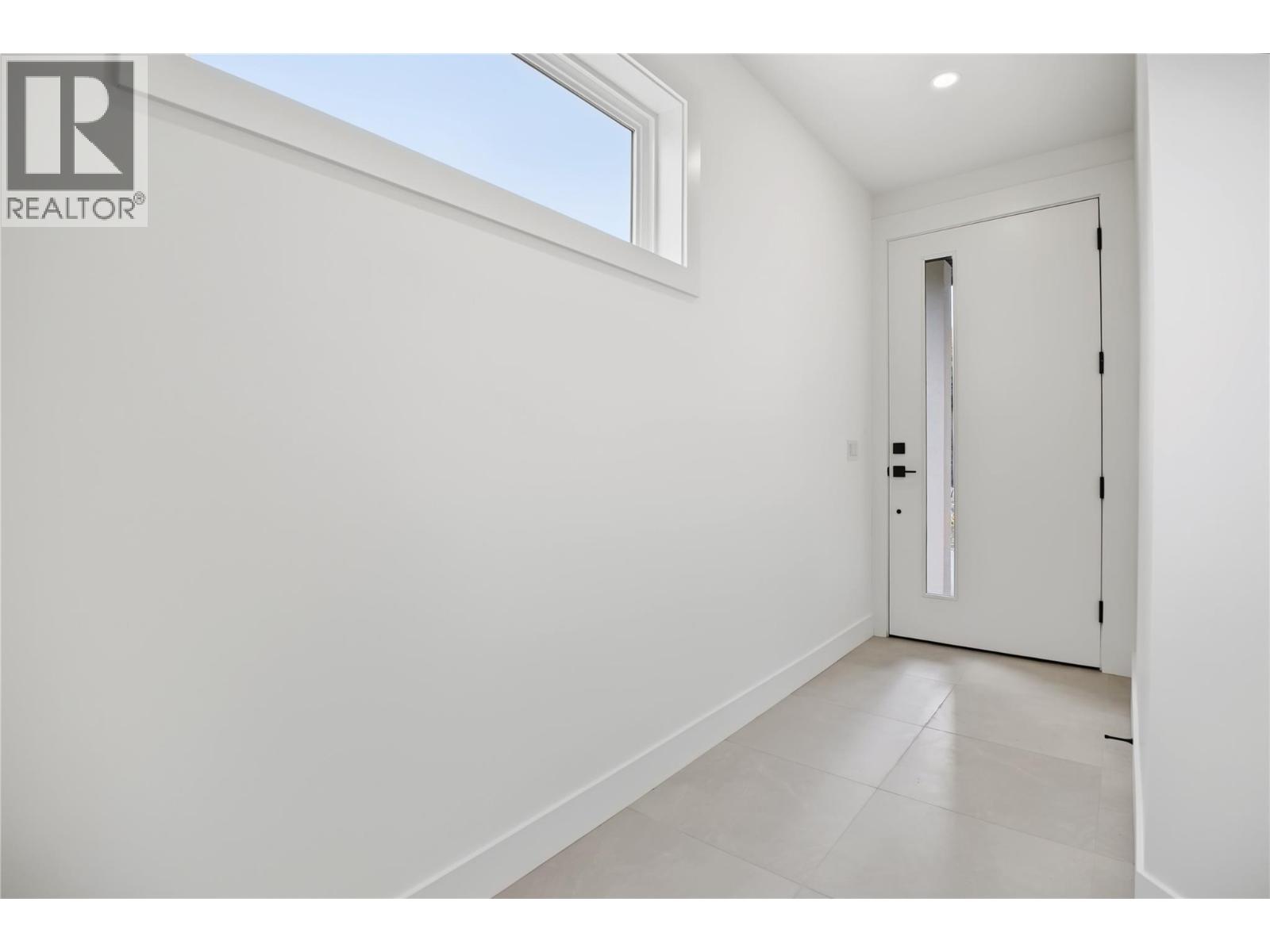 302 Sumac Road W